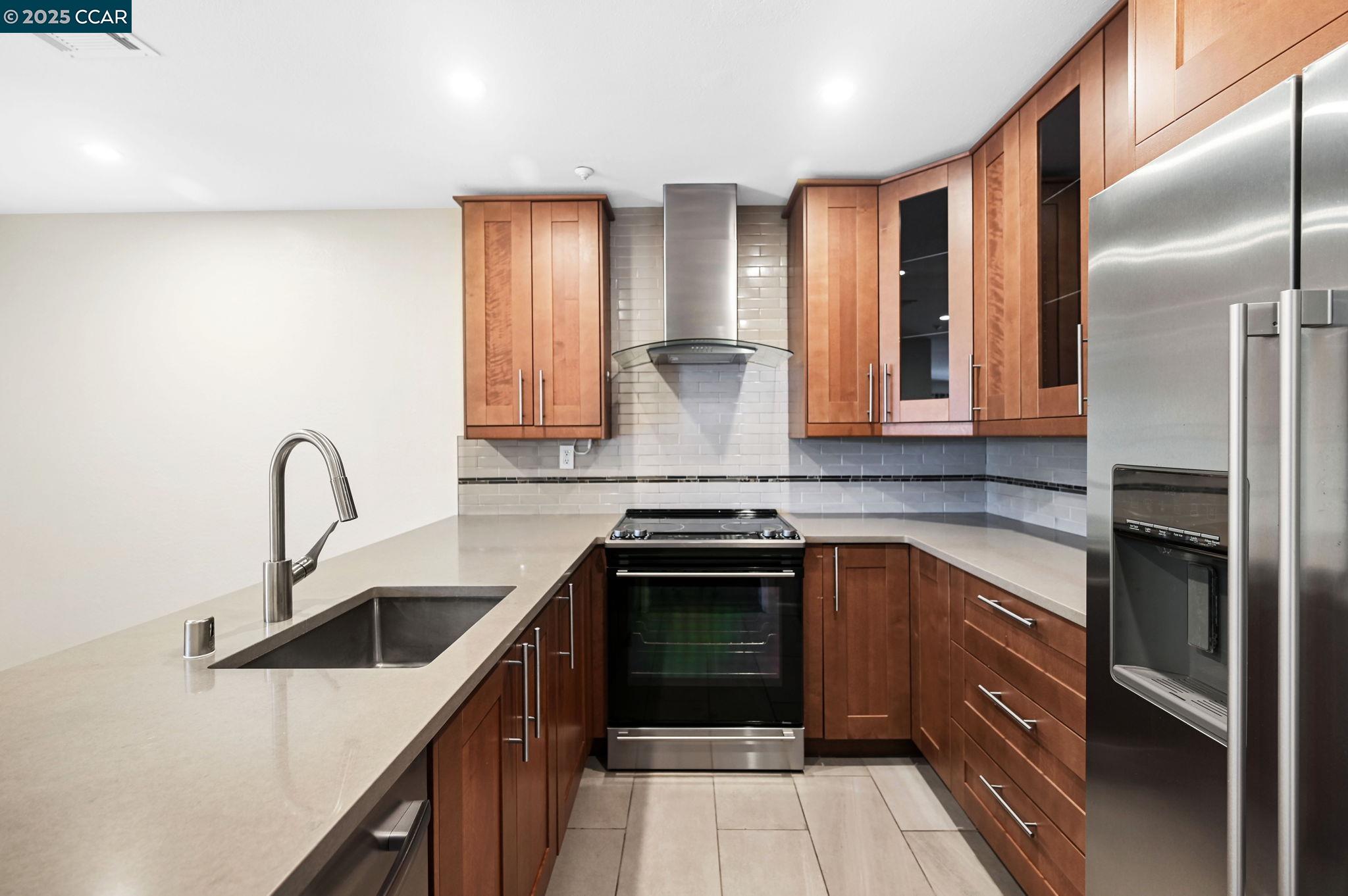 Detail Gallery Image 7 of 38 For 1201 Alta Vista Dr #208,  Walnut Creek,  CA 94596 - 2 Beds | 2 Baths