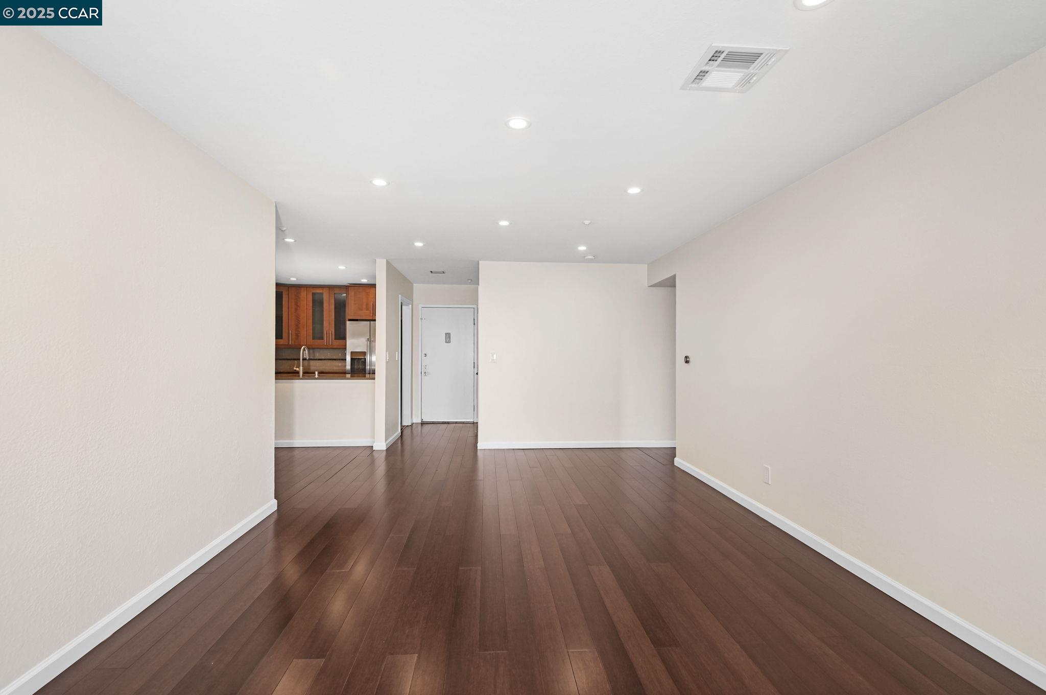 Detail Gallery Image 8 of 38 For 1201 Alta Vista Dr #208,  Walnut Creek,  CA 94596 - 2 Beds | 2 Baths
