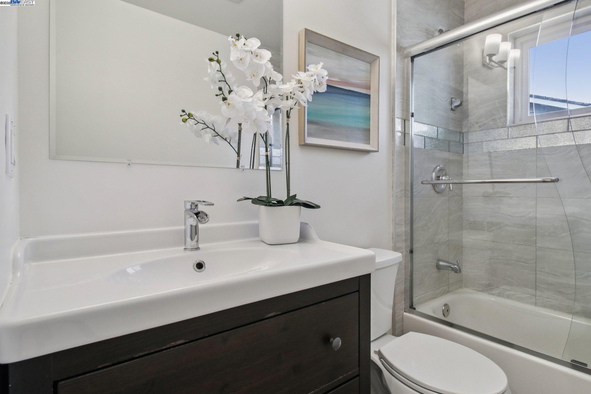 Detail Gallery Image 14 of 35 For 2235 Menalto Avenue, East Palo Alto,  CA 94303 - 4 Beds | 2 Baths