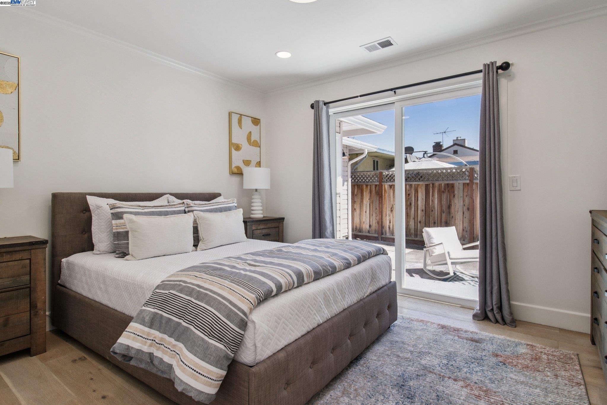 Detail Gallery Image 15 of 35 For 2235 Menalto Avenue, East Palo Alto,  CA 94303 - 4 Beds | 2 Baths