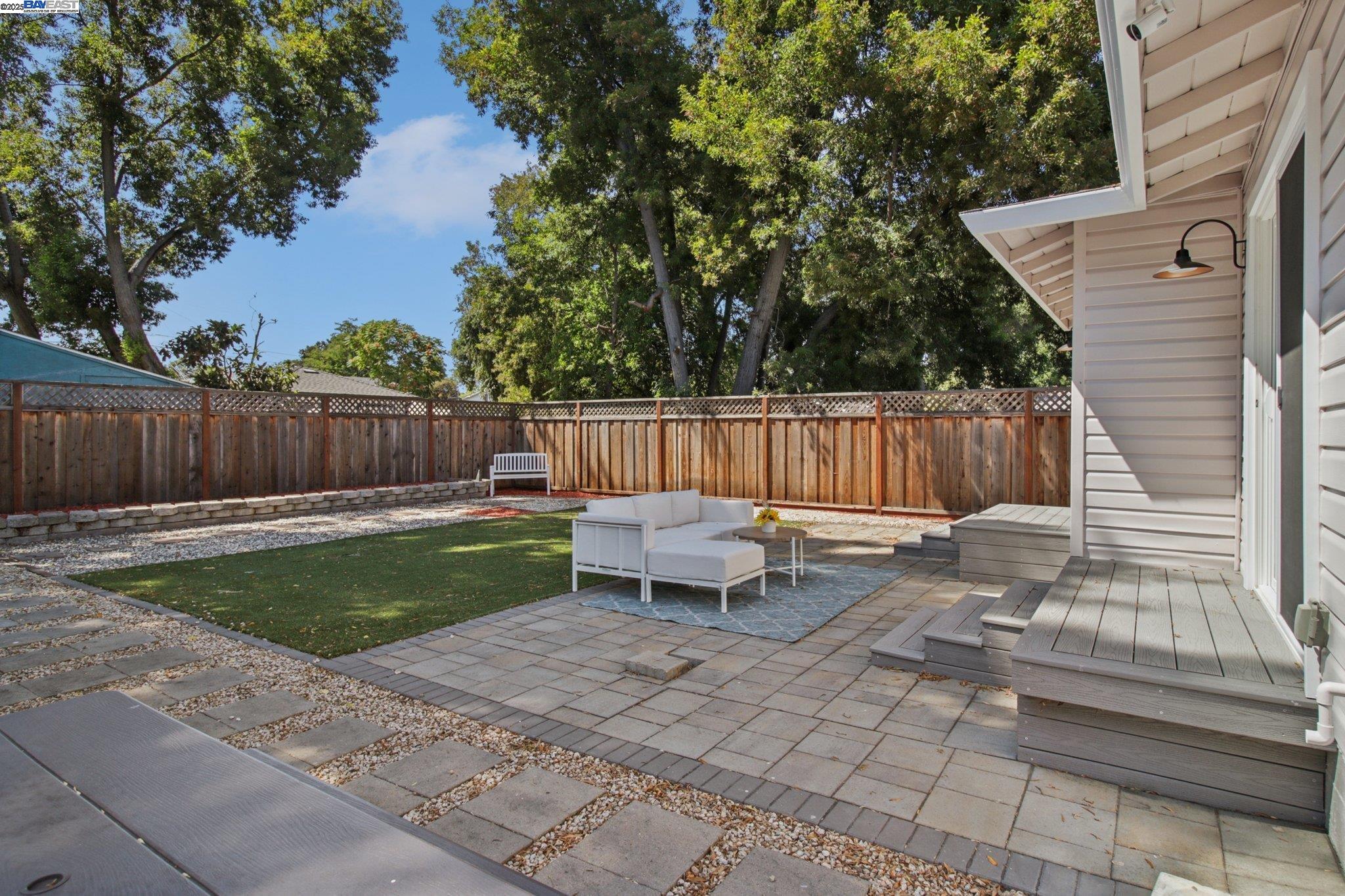 Detail Gallery Image 22 of 35 For 2235 Menalto Avenue, East Palo Alto,  CA 94303 - 4 Beds | 2 Baths