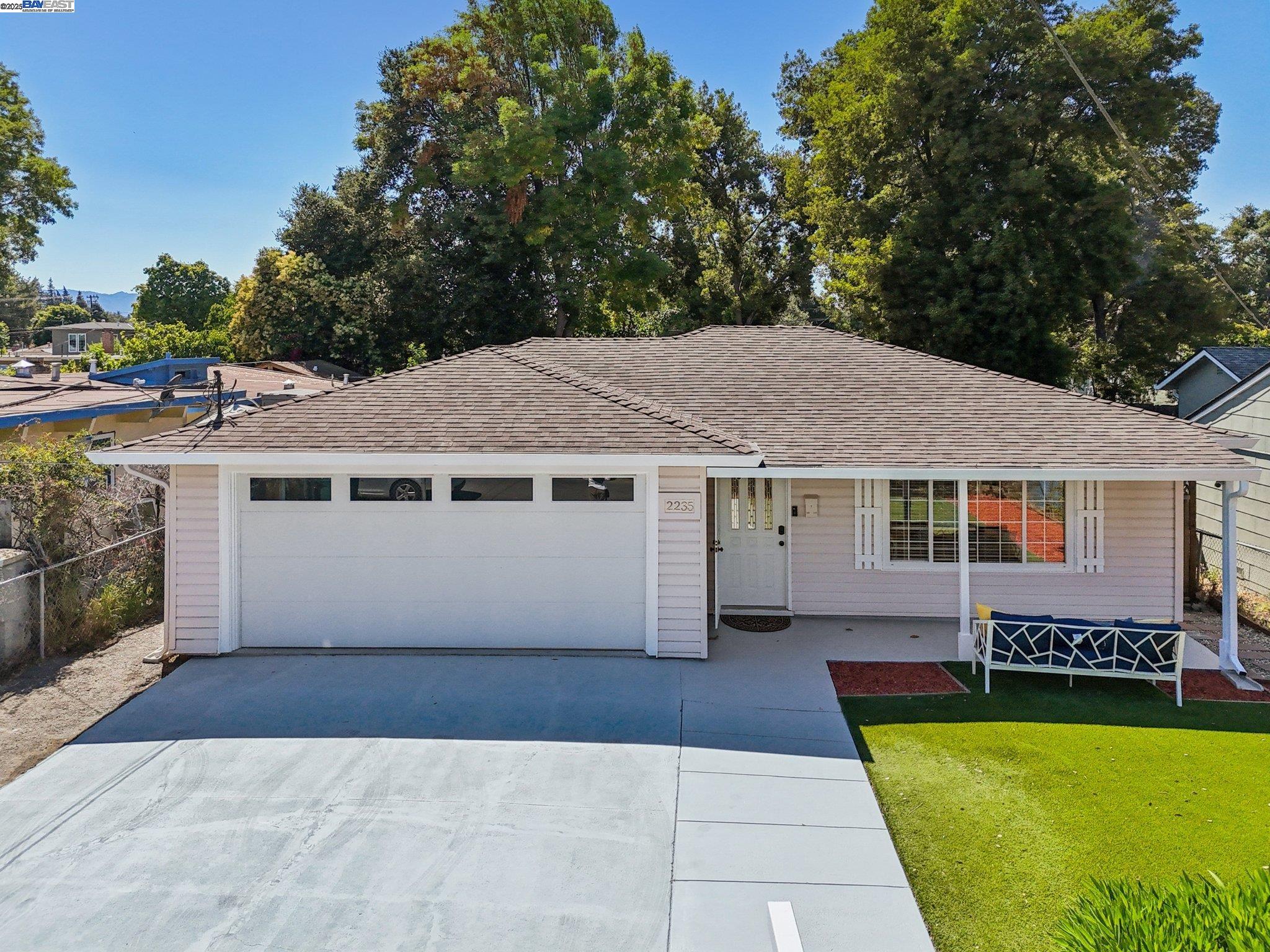 Detail Gallery Image 27 of 35 For 2235 Menalto Avenue, East Palo Alto,  CA 94303 - 4 Beds | 2 Baths