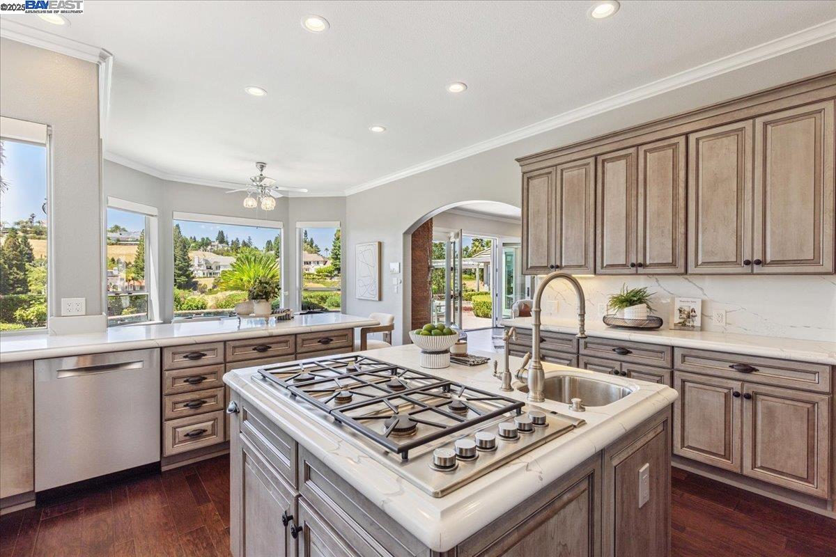 Detail Gallery Image 16 of 52 For 3411 Deer Ridge Dr, Danville,  CA 94506 - 5 Beds | 4/1 Baths