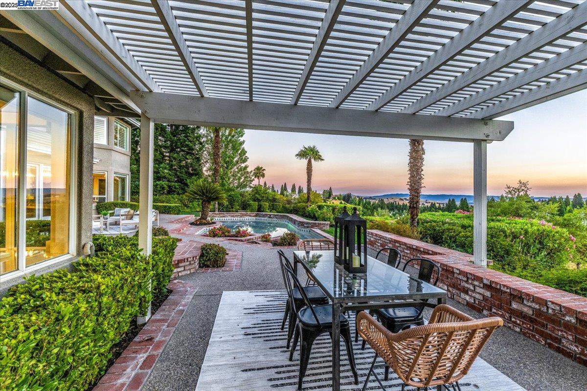 Detail Gallery Image 3 of 52 For 3411 Deer Ridge Dr, Danville,  CA 94506 - 5 Beds | 4/1 Baths