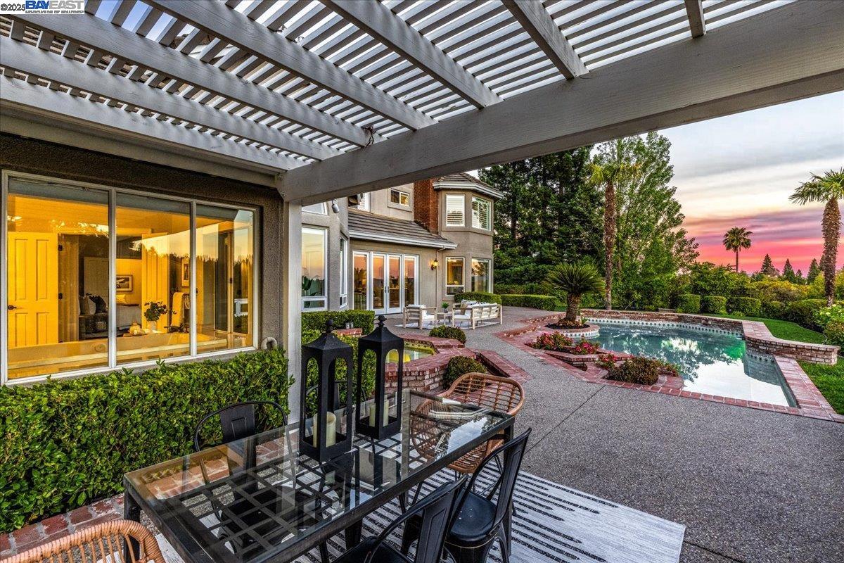 Detail Gallery Image 4 of 52 For 3411 Deer Ridge Dr, Danville,  CA 94506 - 5 Beds | 4/1 Baths