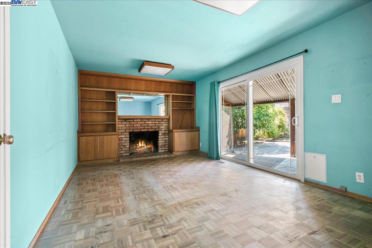 Detail Gallery Image 8 of 19 For 36155 Larch Way, Fremont,  CA 94536 - 3 Beds | 2 Baths