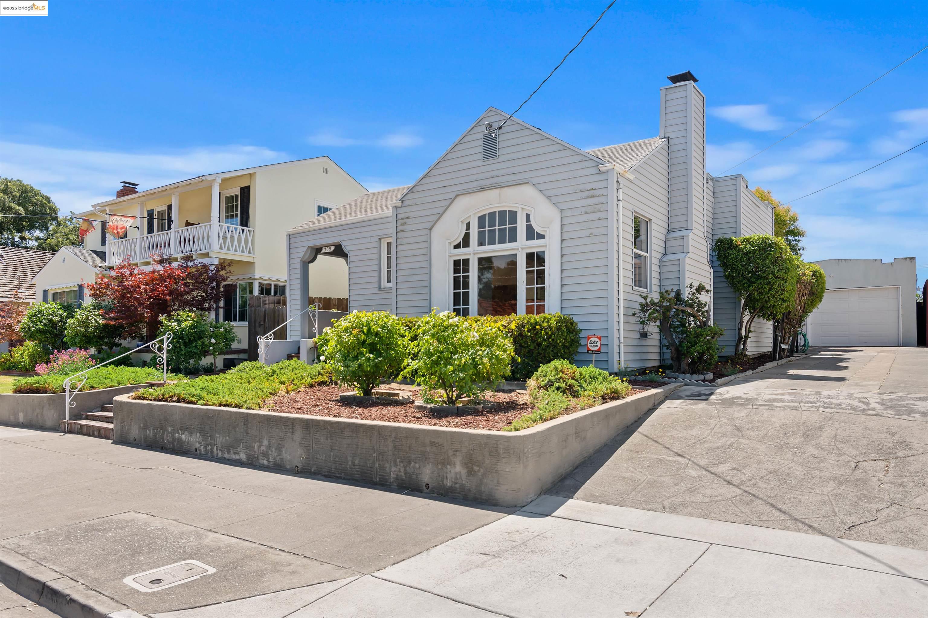 Detail Gallery Image 1 of 1 For 209 W 7th Street, Antioch,  CA 94509-1745 - 2 Beds | 1 Baths