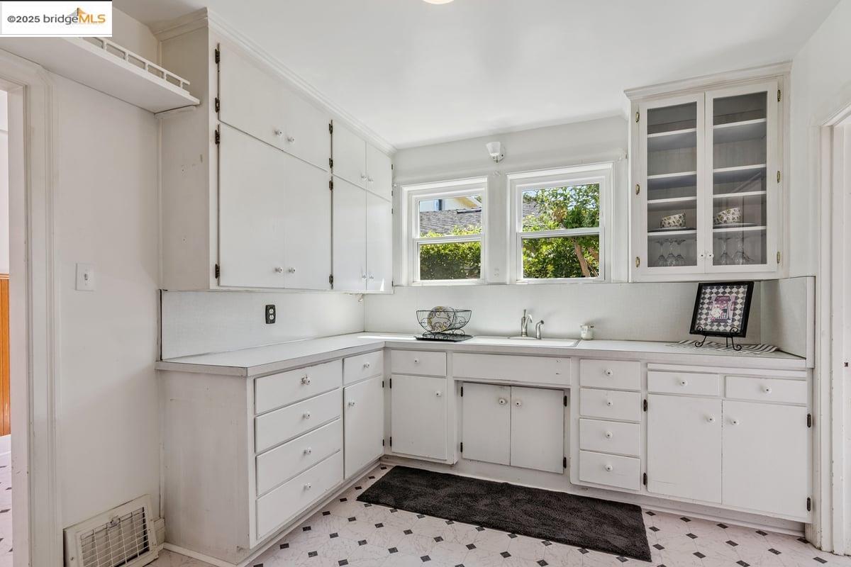 Detail Gallery Image 15 of 29 For 209 W 7th Street, Antioch,  CA 94509-1745 - 2 Beds | 1 Baths