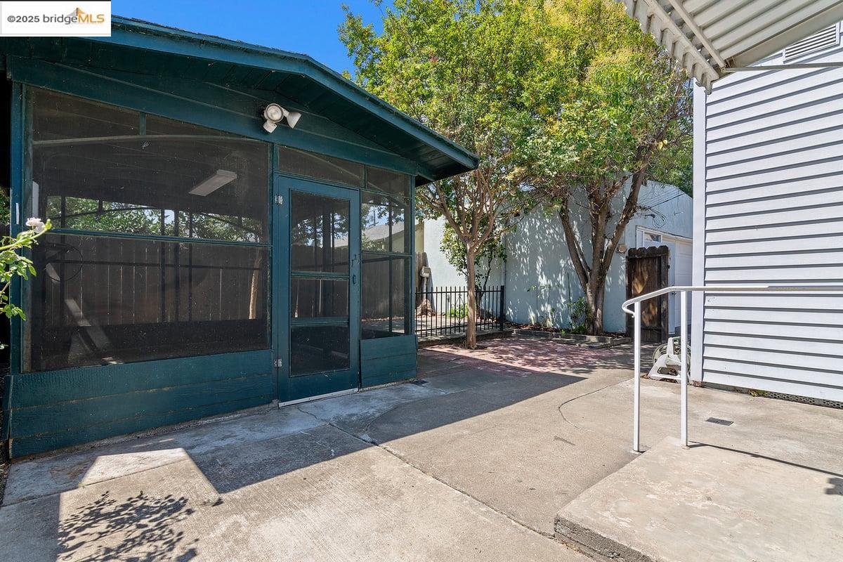 Detail Gallery Image 25 of 29 For 209 W 7th Street, Antioch,  CA 94509-1745 - 2 Beds | 1 Baths