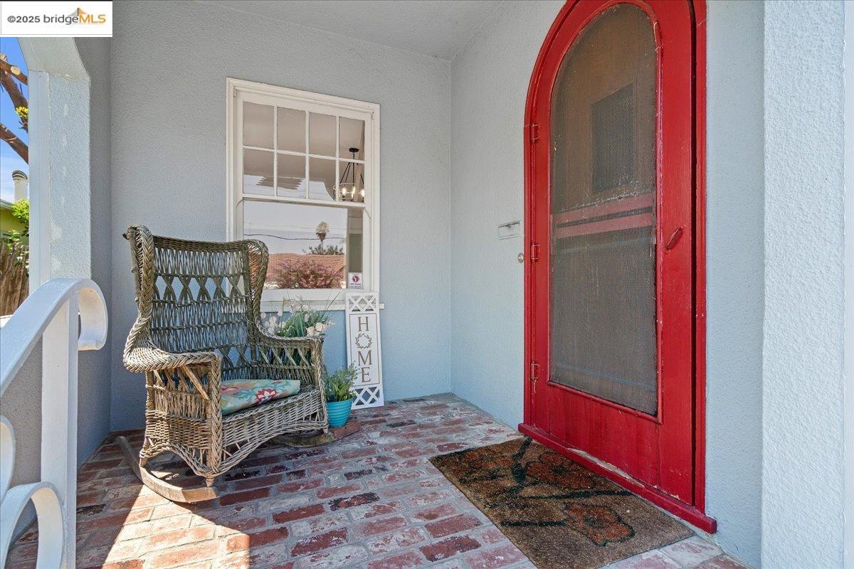 Detail Gallery Image 4 of 29 For 209 W 7th Street, Antioch,  CA 94509-1745 - 2 Beds | 1 Baths