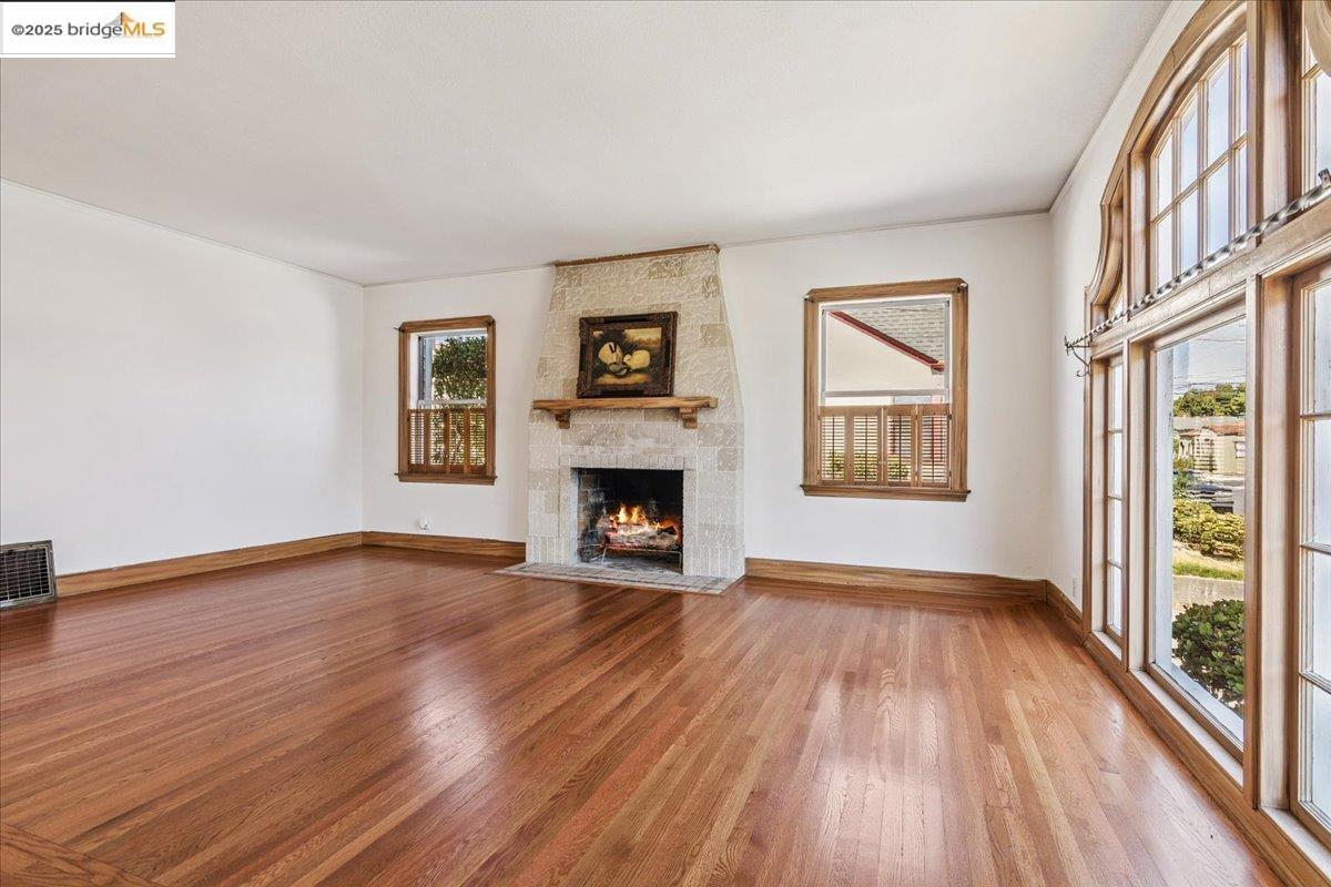 Detail Gallery Image 6 of 29 For 209 W 7th Street, Antioch,  CA 94509-1745 - 2 Beds | 1 Baths