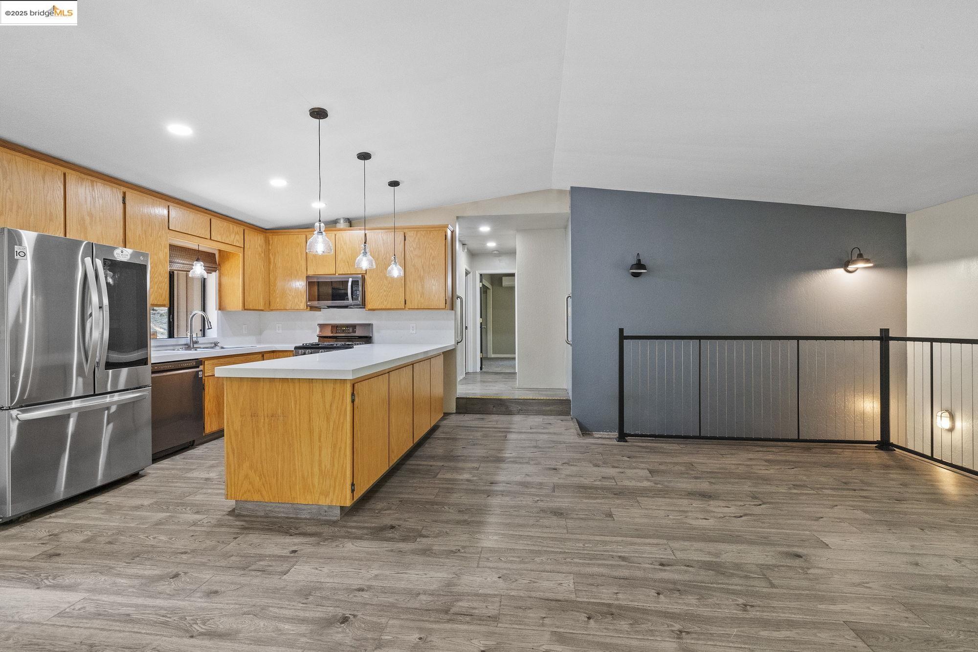 Detail Gallery Image 14 of 38 For 21488 American River Drive, Sonora,  CA 95370 - 3 Beds | 2 Baths