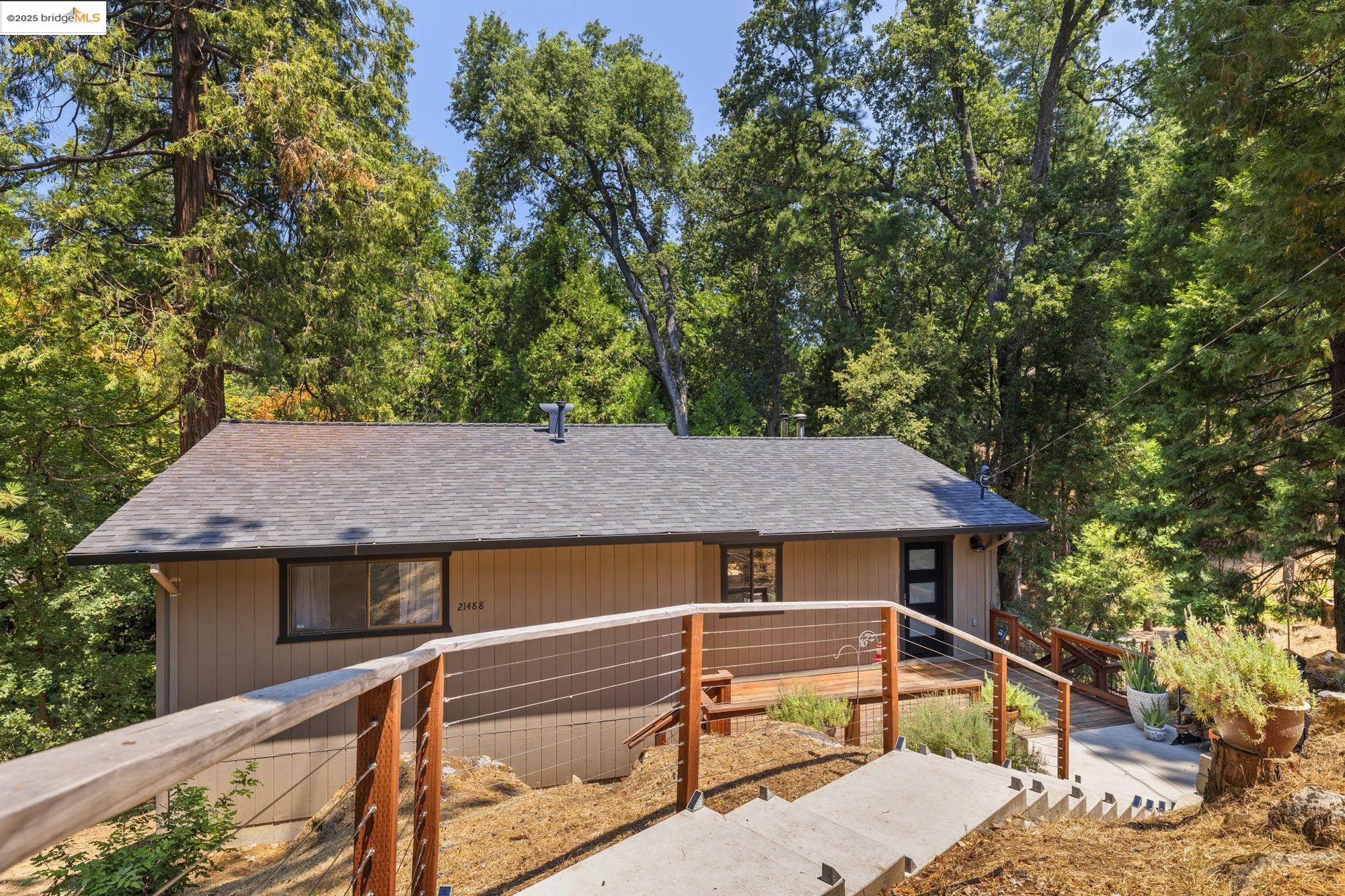 Detail Gallery Image 3 of 38 For 21488 American River Drive, Sonora,  CA 95370 - 3 Beds | 2 Baths