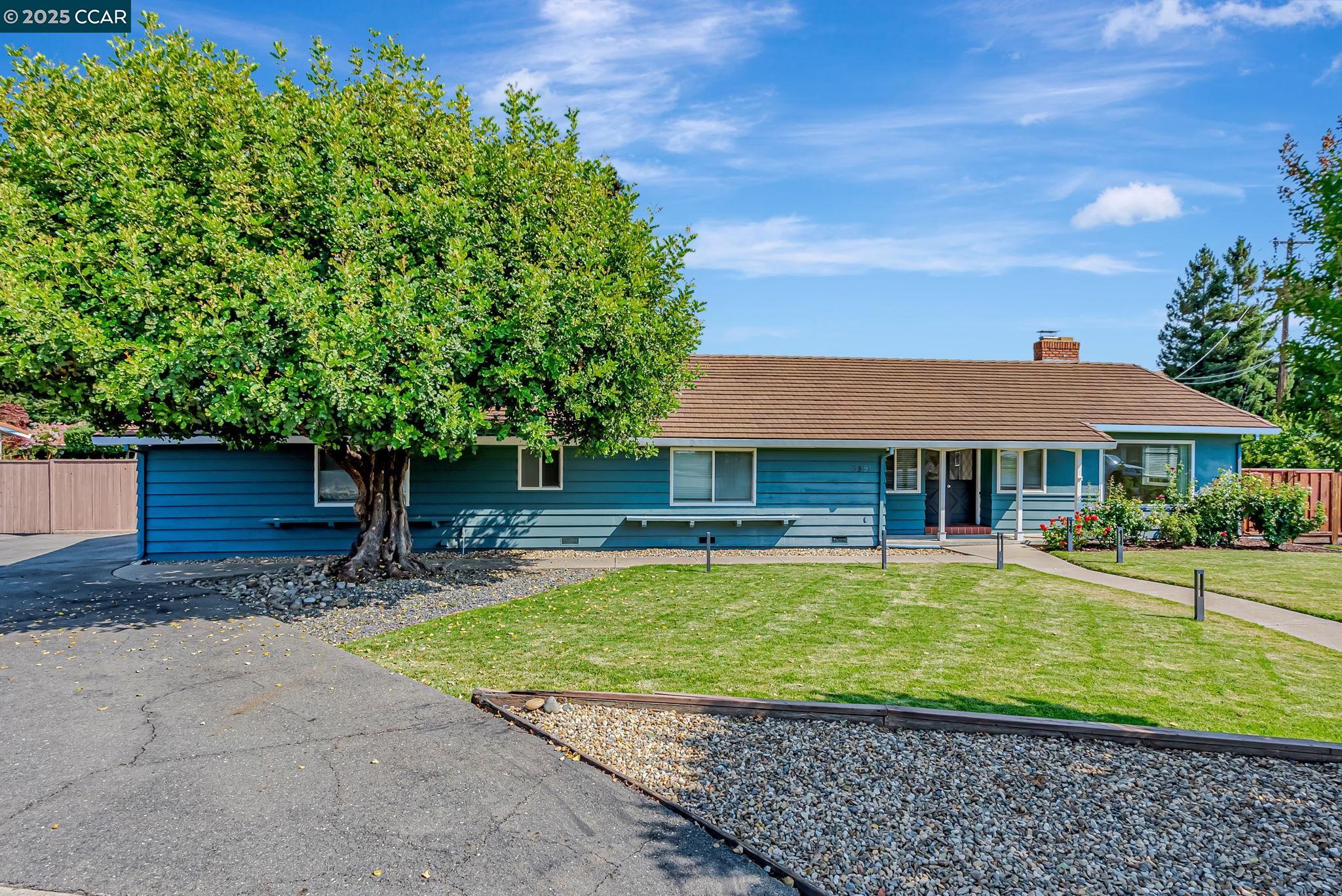 Detail Gallery Image 2 of 43 For 5891 Caulfield Dr, Clayton,  CA 94517 - 3 Beds | 2 Baths