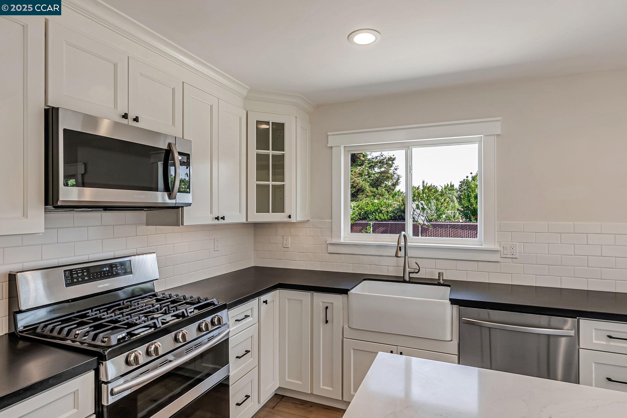 Detail Gallery Image 16 of 43 For 5891 Caulfield Dr, Clayton,  CA 94517 - 3 Beds | 2 Baths