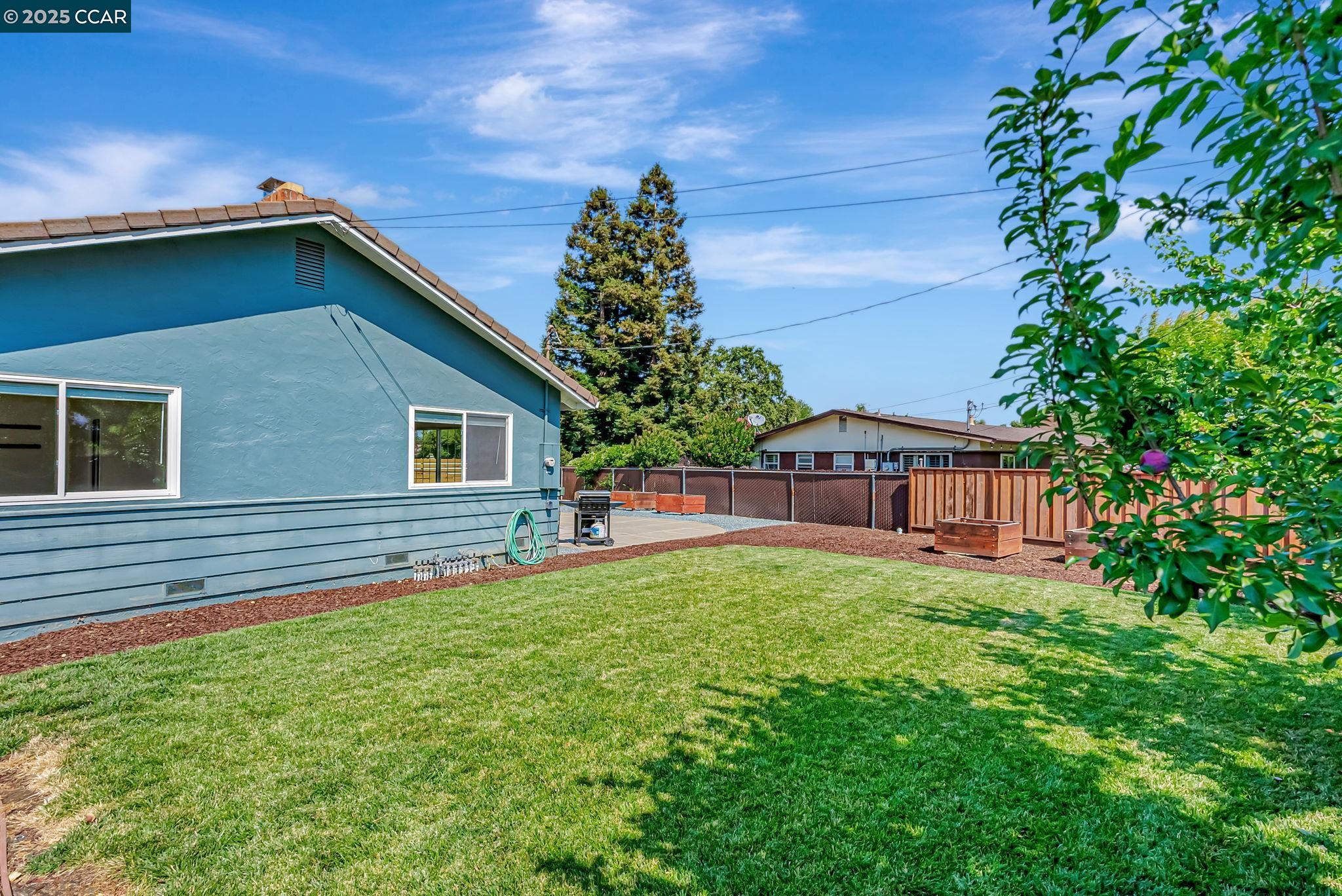 Detail Gallery Image 34 of 43 For 5891 Caulfield Dr, Clayton,  CA 94517 - 3 Beds | 2 Baths