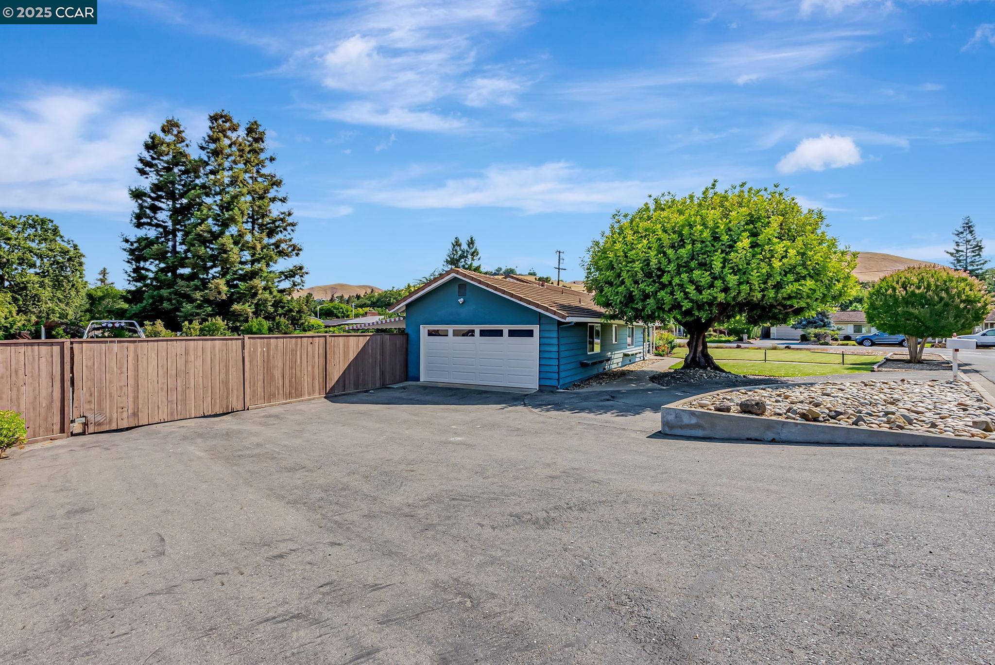 Detail Gallery Image 43 of 43 For 5891 Caulfield Dr, Clayton,  CA 94517 - 3 Beds | 2 Baths