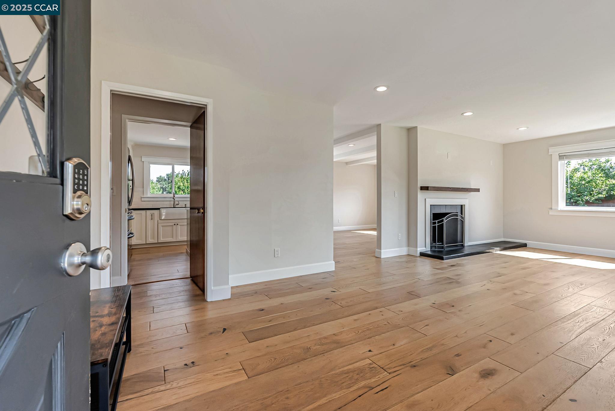 Detail Gallery Image 8 of 43 For 5891 Caulfield Dr, Clayton,  CA 94517 - 3 Beds | 2 Baths