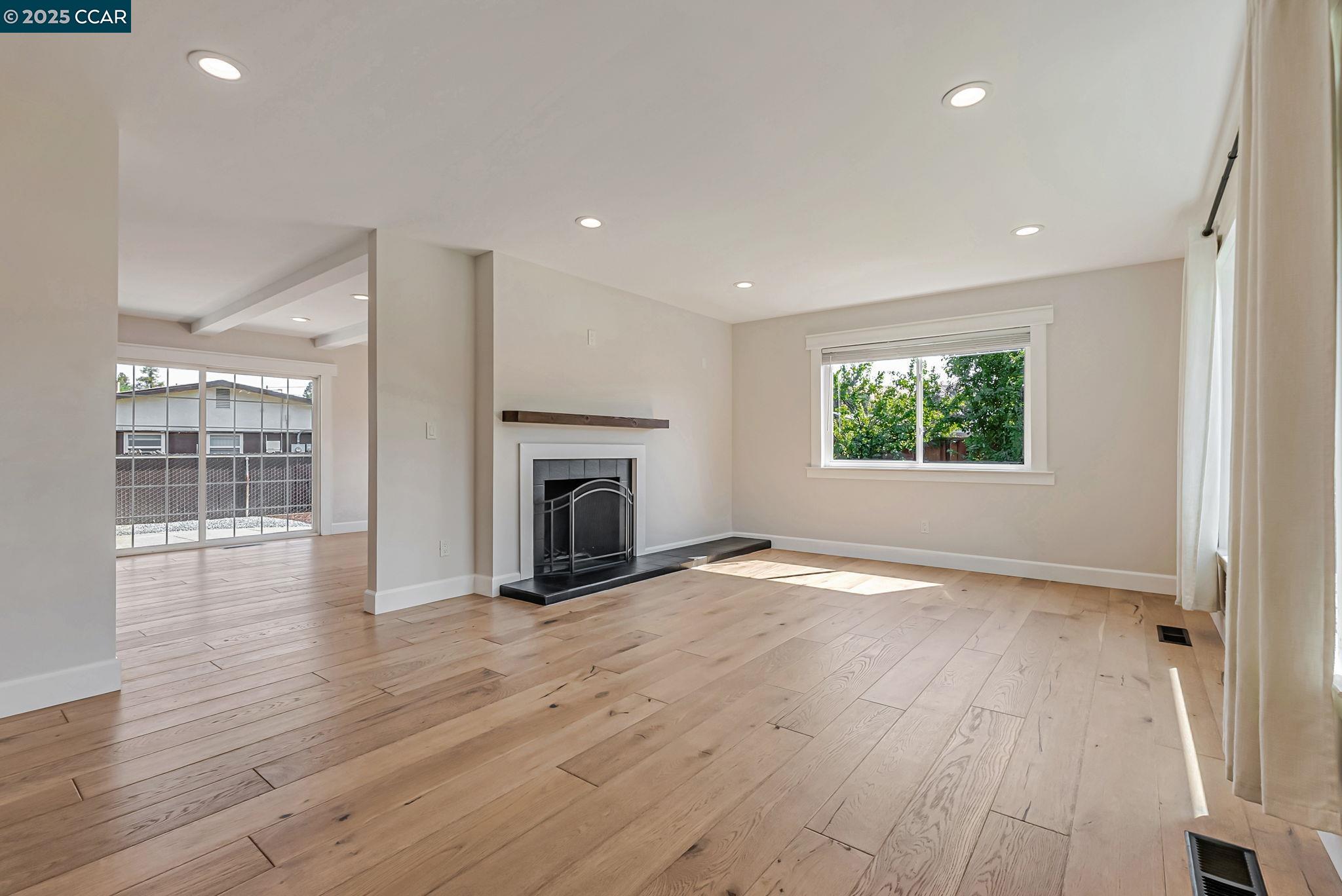 Detail Gallery Image 9 of 43 For 5891 Caulfield Dr, Clayton,  CA 94517 - 3 Beds | 2 Baths