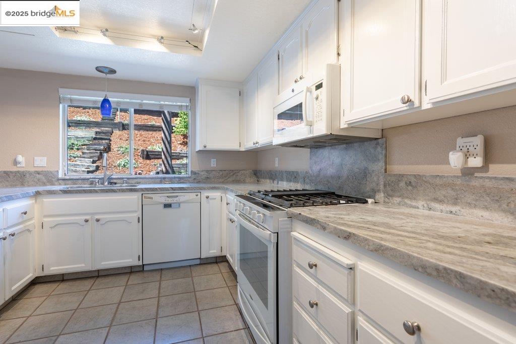 Detail Gallery Image 13 of 60 For 1003 Linda Vista Way, Rio Vista,  CA 94571 - 4 Beds | 3 Baths