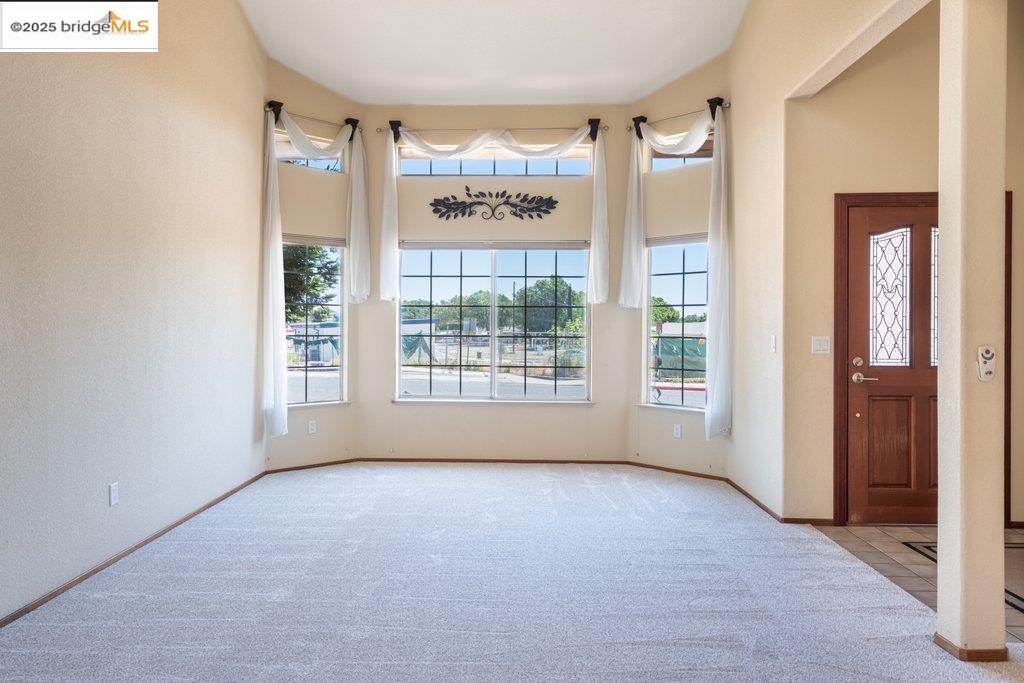 Detail Gallery Image 8 of 56 For 1003 Linda Vista Way, Rio Vista,  CA 94571 - 4 Beds | 3 Baths