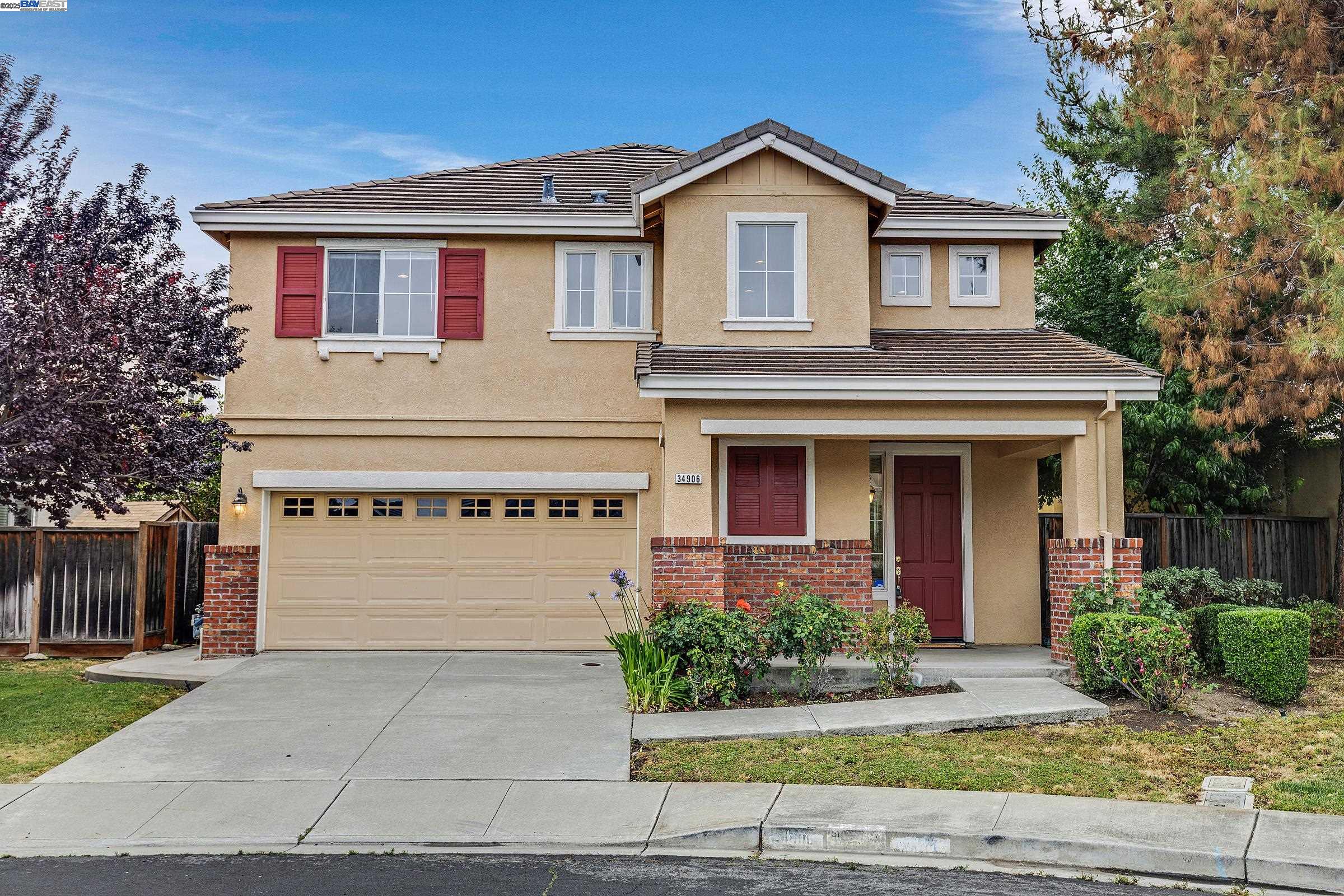 Detail Gallery Image 1 of 42 For 34906 Herringbone Ct, Union City,  CA 94587 - 4 Beds | 2/1 Baths