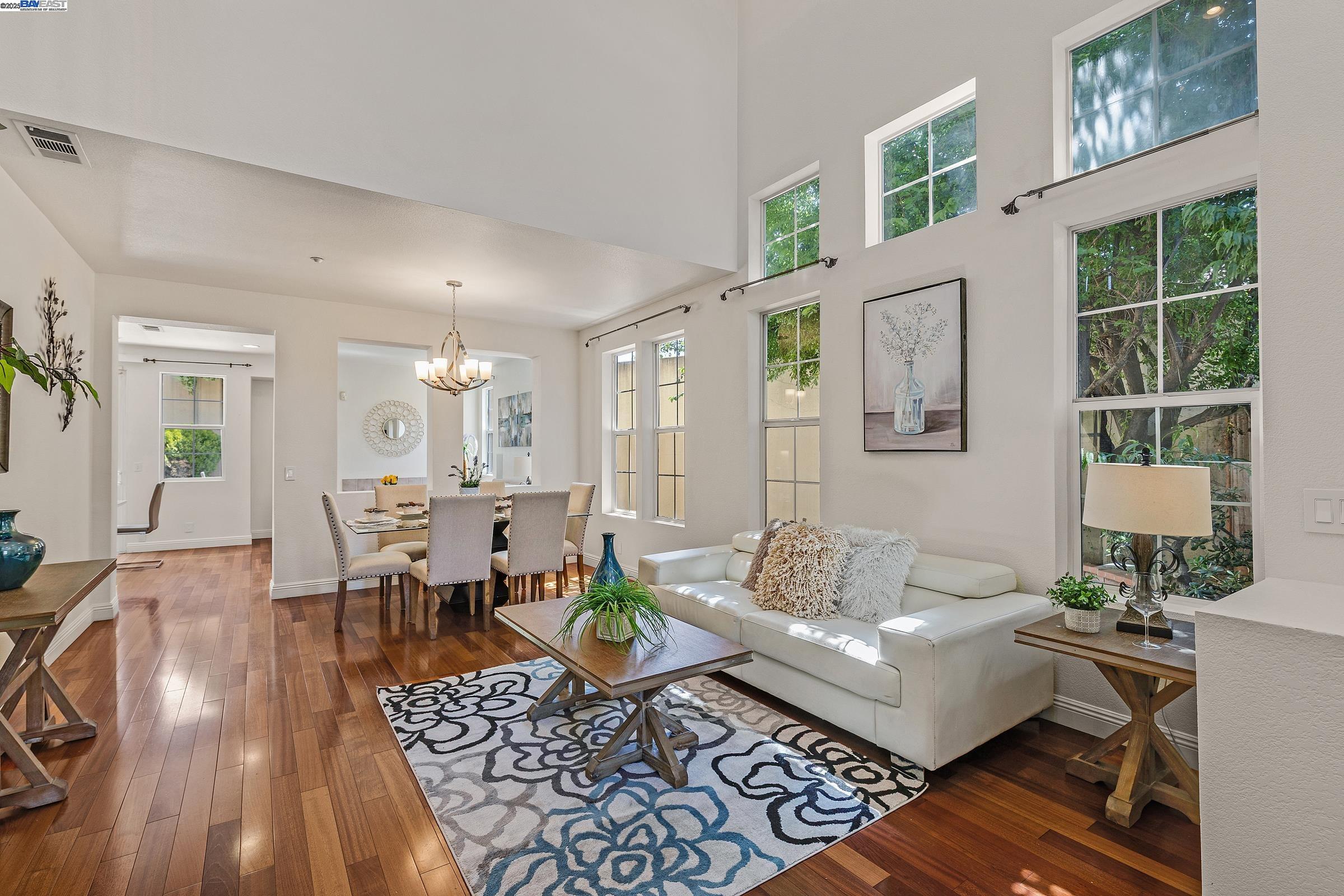 Detail Gallery Image 3 of 42 For 34906 Herringbone Ct, Union City,  CA 94587 - 4 Beds | 2/1 Baths