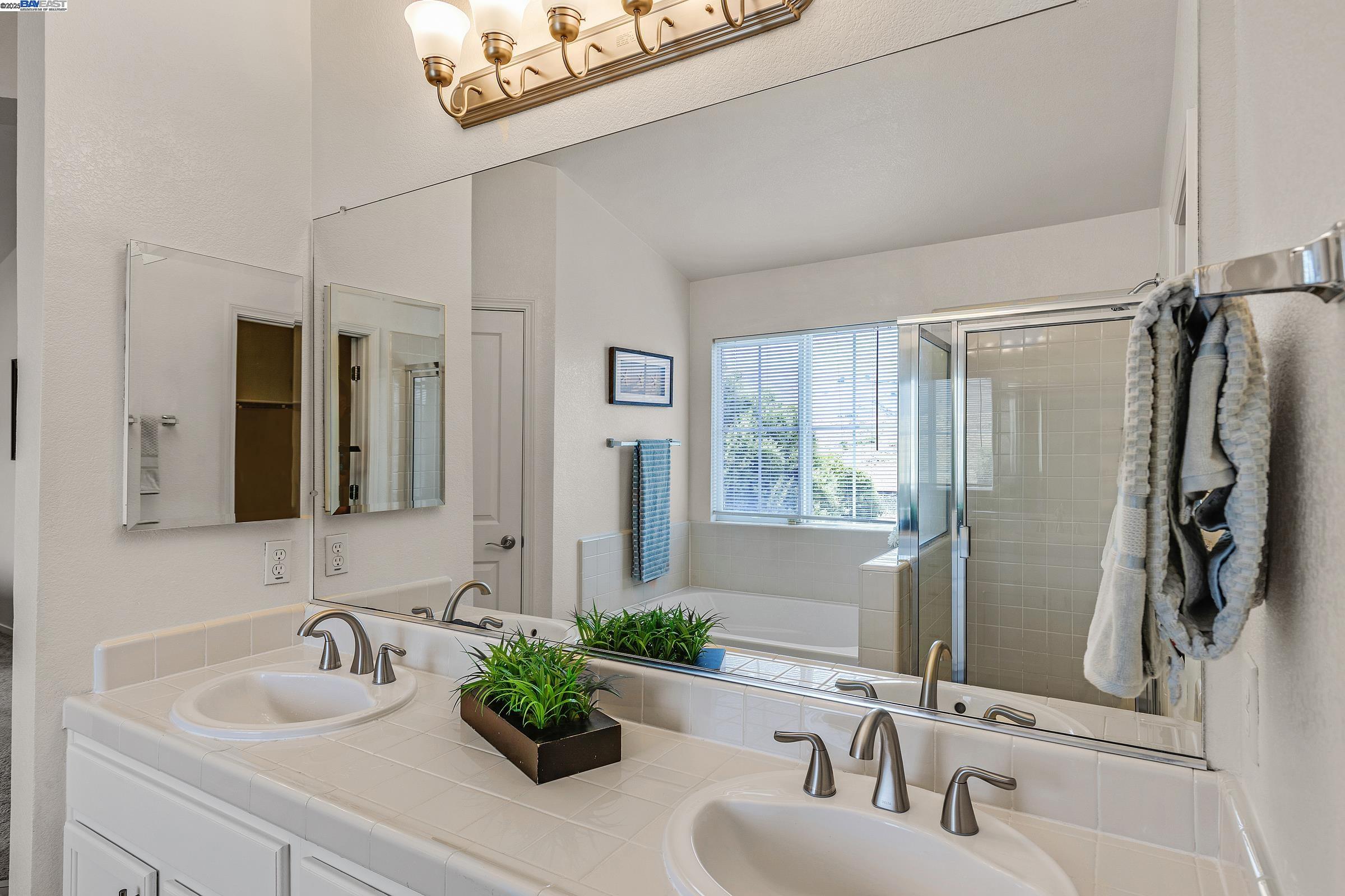 Detail Gallery Image 23 of 42 For 34906 Herringbone Ct, Union City,  CA 94587 - 4 Beds | 2/1 Baths