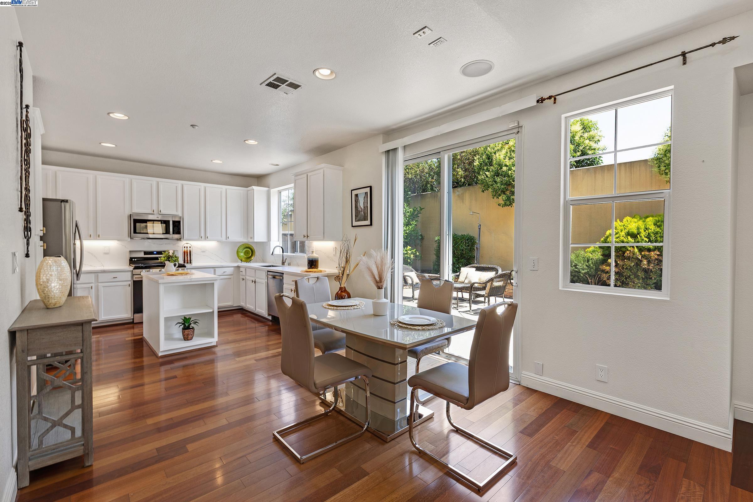 Detail Gallery Image 10 of 42 For 34906 Herringbone Ct, Union City,  CA 94587 - 4 Beds | 2/1 Baths