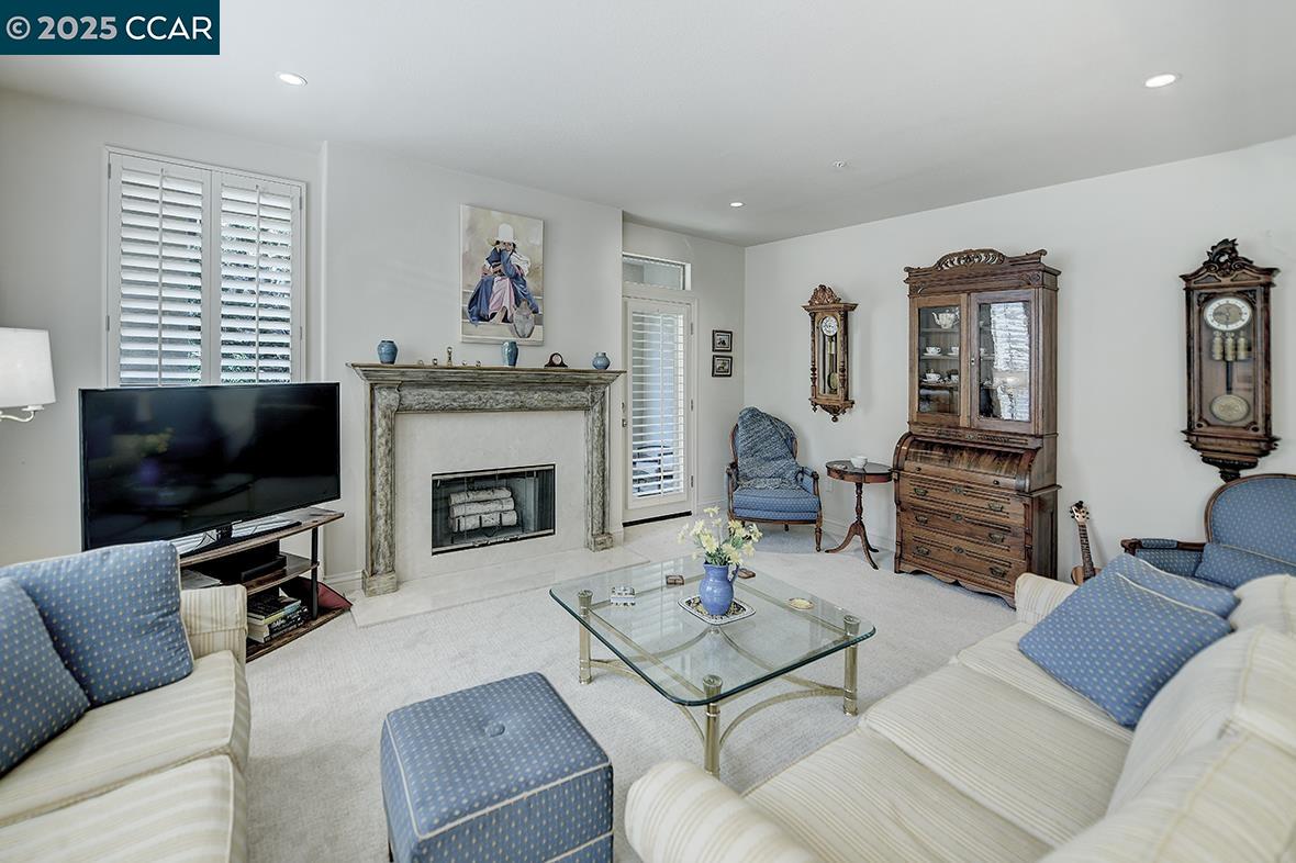 Detail Gallery Image 3 of 47 For 5920 Horsemans Canyon Dr 1b,  Walnut Creek,  CA 94595 - 2 Beds | 2 Baths
