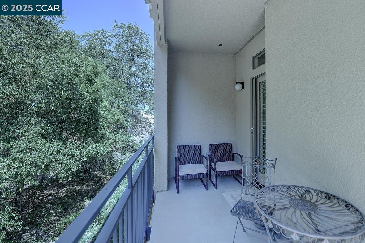 Detail Gallery Image 6 of 47 For 5920 Horsemans Canyon Dr 1b,  Walnut Creek,  CA 94595 - 2 Beds | 2 Baths