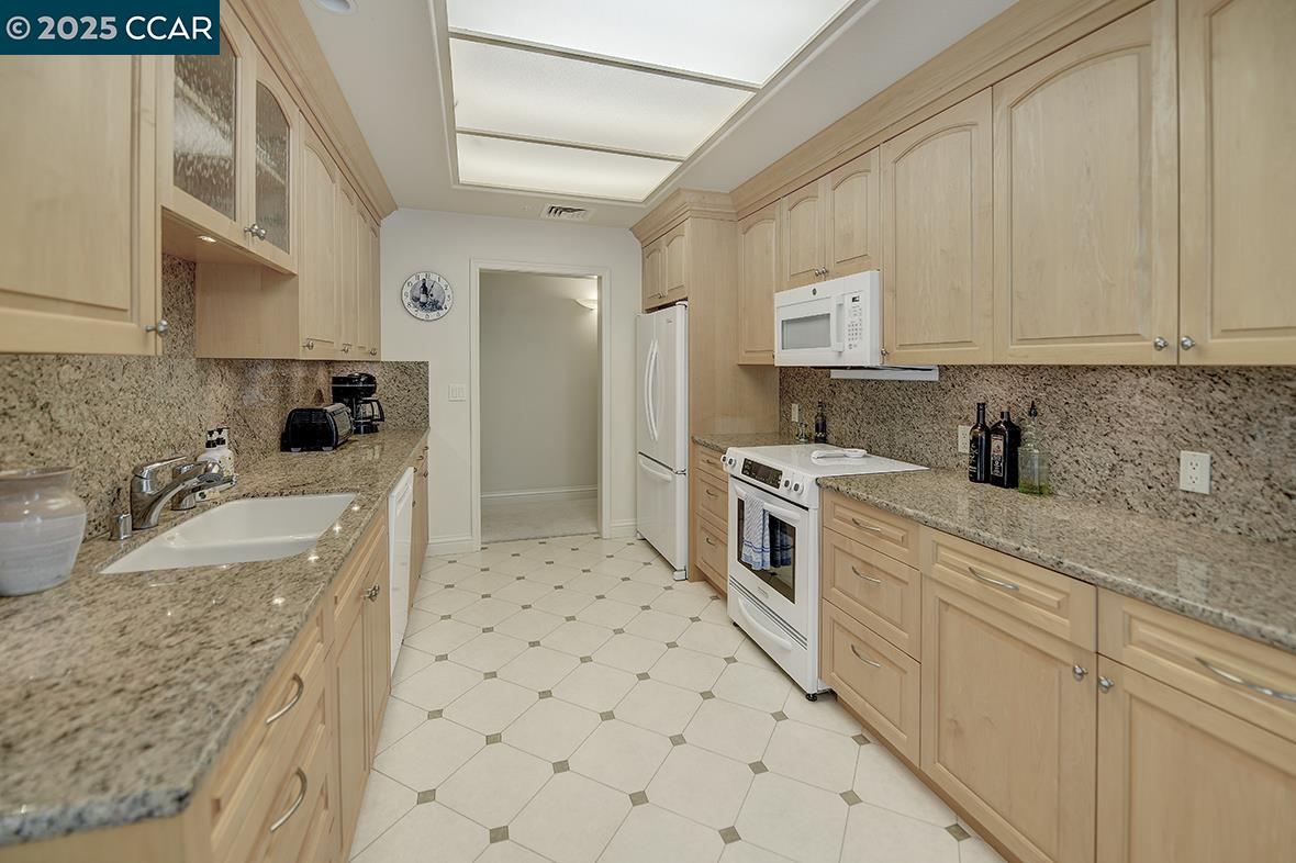 Detail Gallery Image 9 of 47 For 5920 Horsemans Canyon Dr 1b,  Walnut Creek,  CA 94595 - 2 Beds | 2 Baths