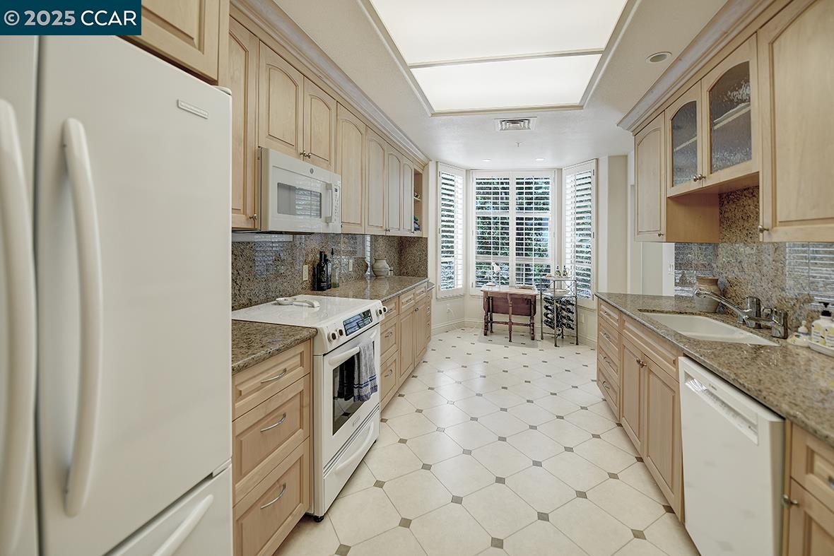 Detail Gallery Image 10 of 47 For 5920 Horsemans Canyon Dr 1b,  Walnut Creek,  CA 94595 - 2 Beds | 2 Baths