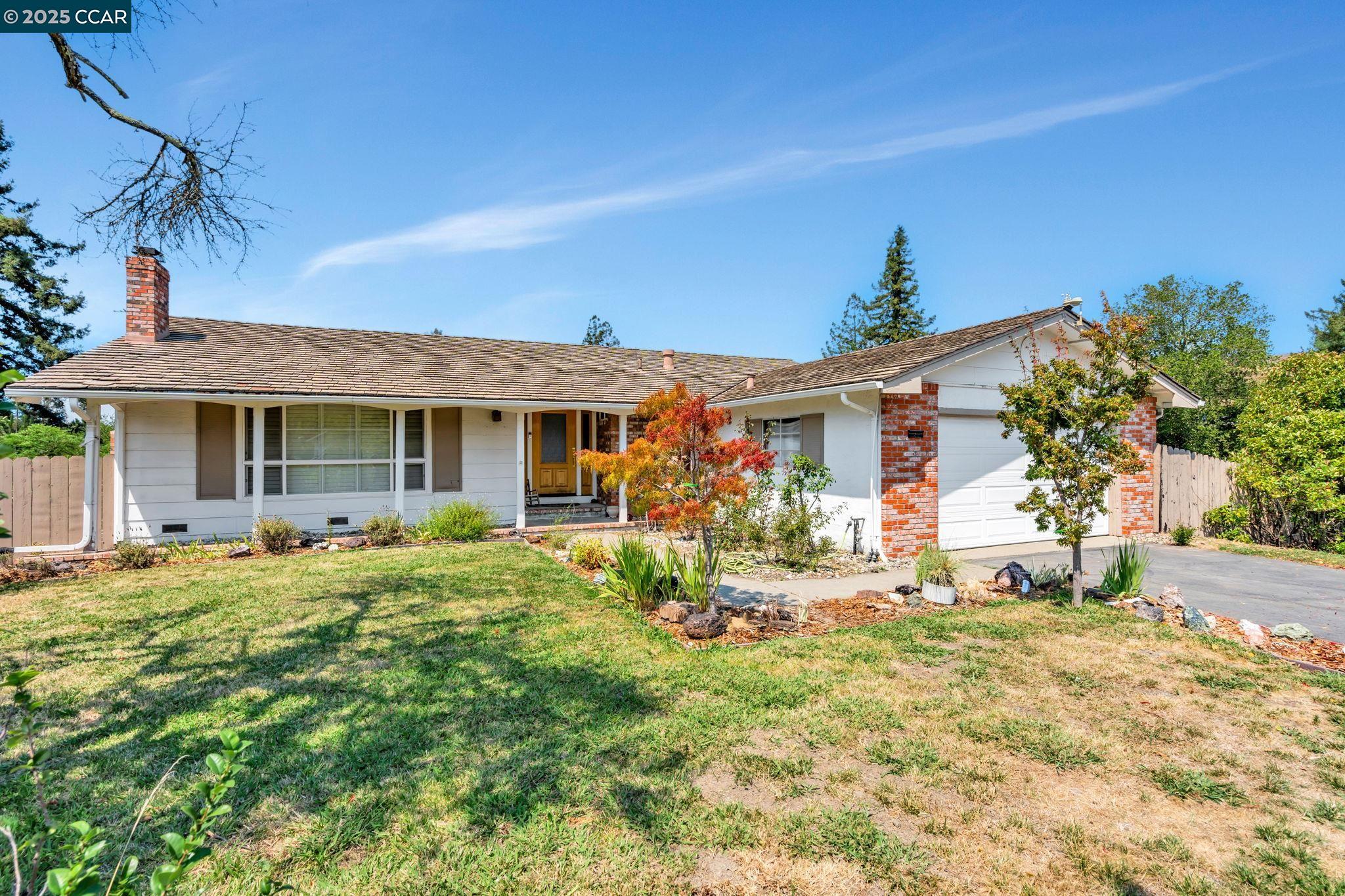 Detail Gallery Image 2 of 39 For 92 Gaywood Pl, Moraga,  CA 94556 - 4 Beds | 2 Baths
