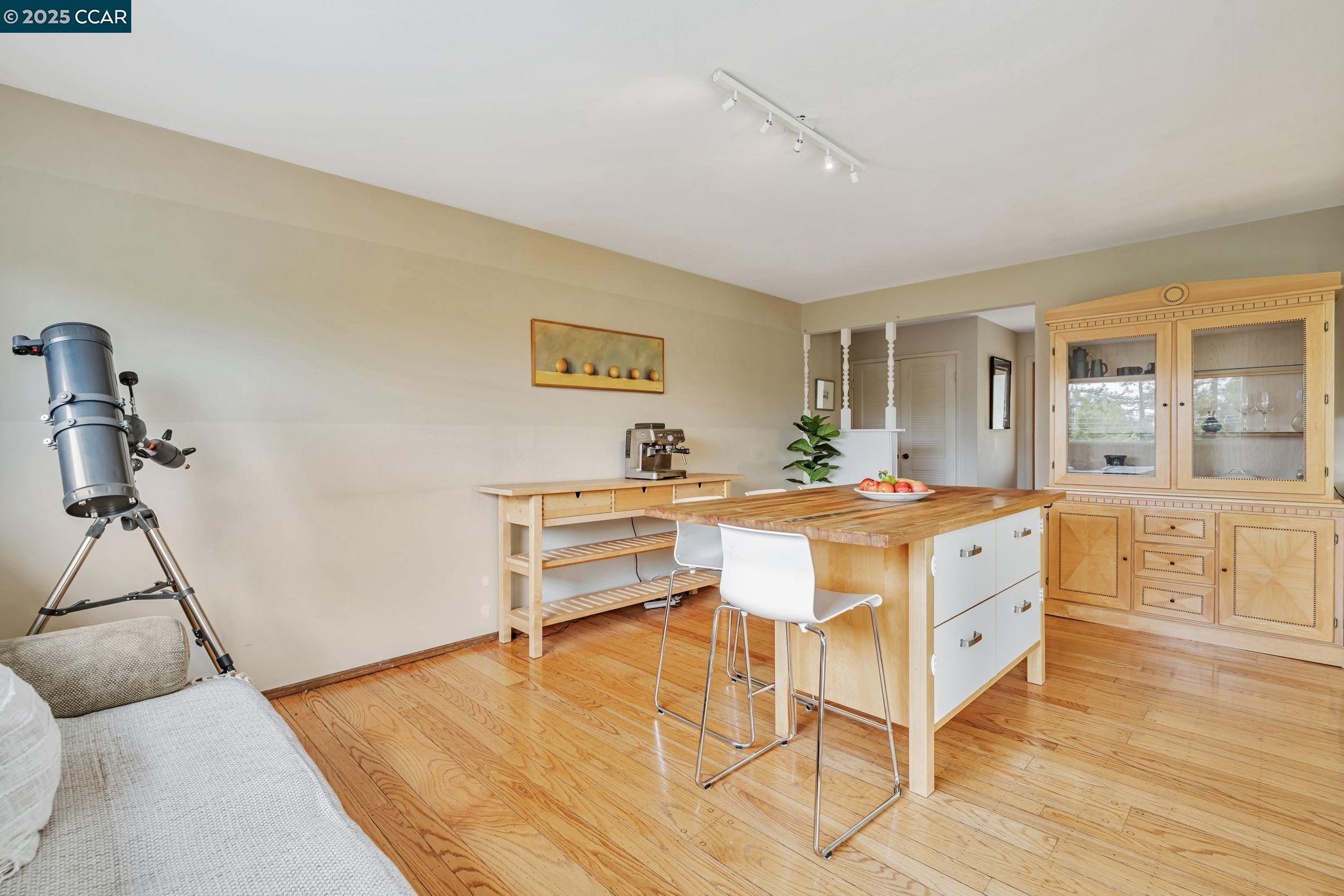 Detail Gallery Image 12 of 39 For 92 Gaywood Pl, Moraga,  CA 94556 - 4 Beds | 2 Baths