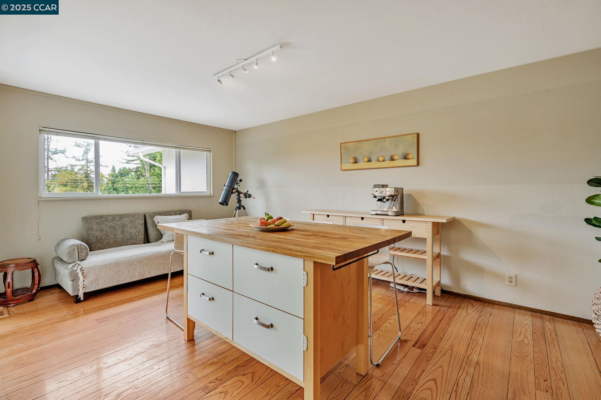 Detail Gallery Image 13 of 39 For 92 Gaywood Pl, Moraga,  CA 94556 - 4 Beds | 2 Baths