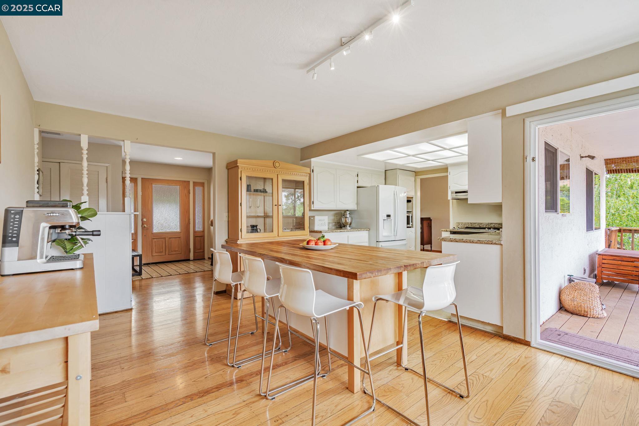Detail Gallery Image 14 of 39 For 92 Gaywood Pl, Moraga,  CA 94556 - 4 Beds | 2 Baths