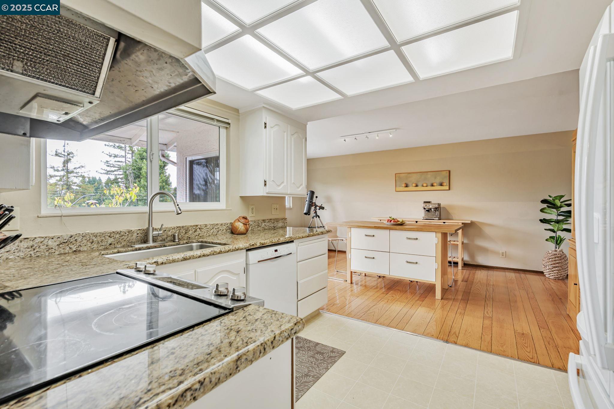 Detail Gallery Image 17 of 39 For 92 Gaywood Pl, Moraga,  CA 94556 - 4 Beds | 2 Baths