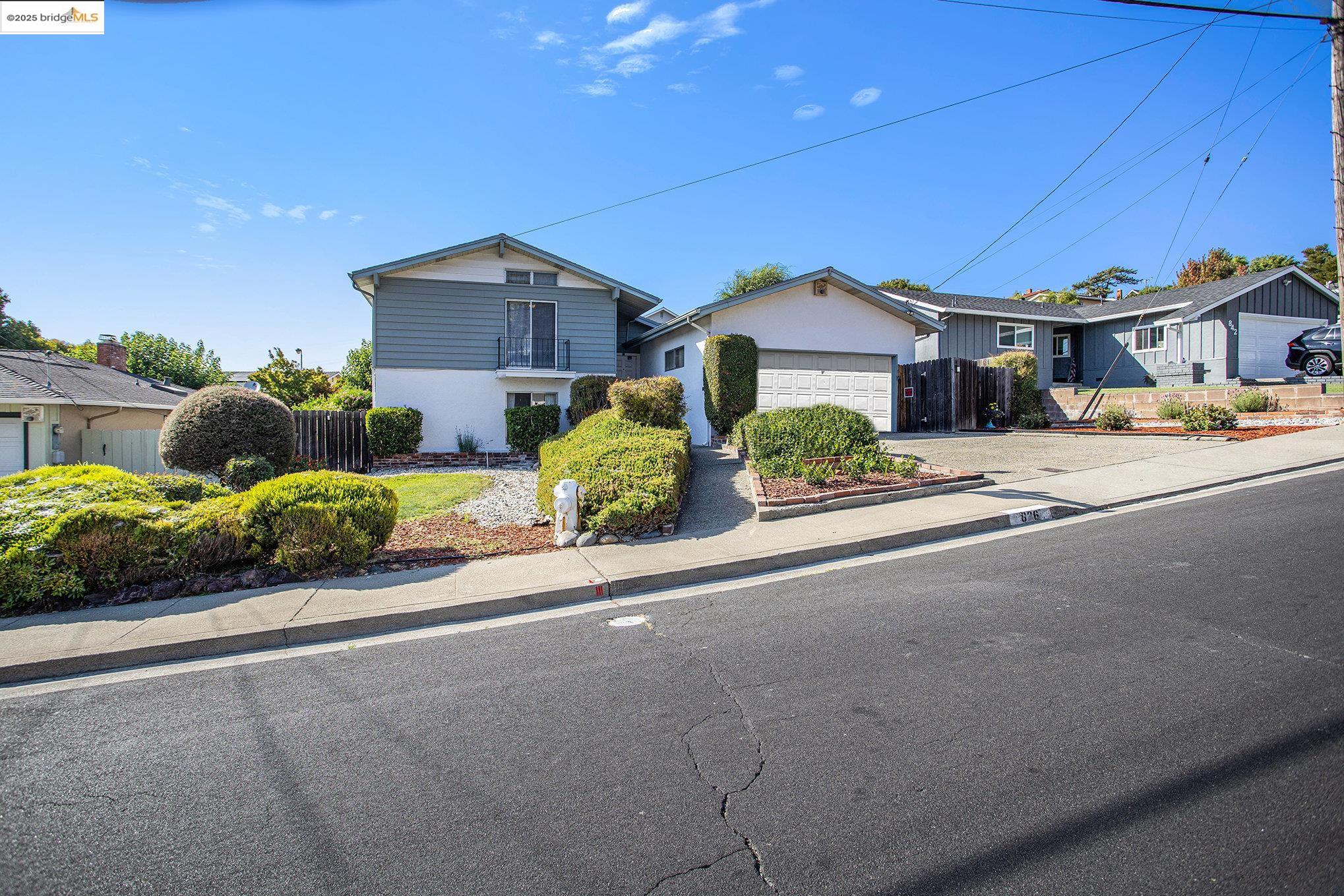Detail Gallery Image 1 of 34 For 836 Hawthorne Dr, Rodeo,  CA 94572 - 4 Beds | 2/1 Baths