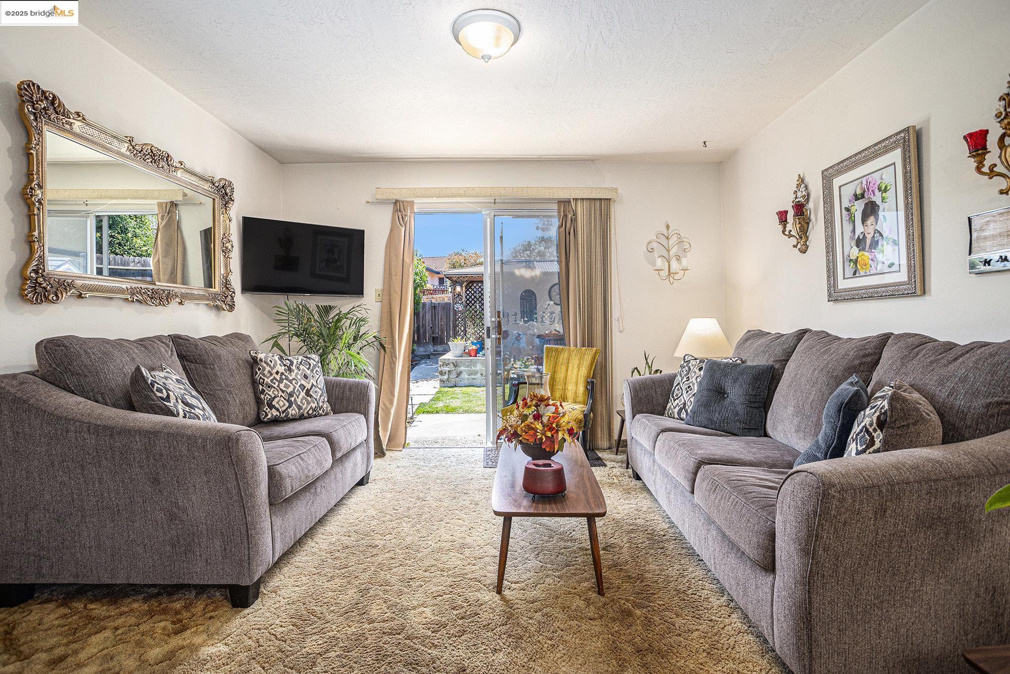 Detail Gallery Image 12 of 37 For 836 Hawthorne Dr, Rodeo,  CA 94572 - 4 Beds | 2/1 Baths