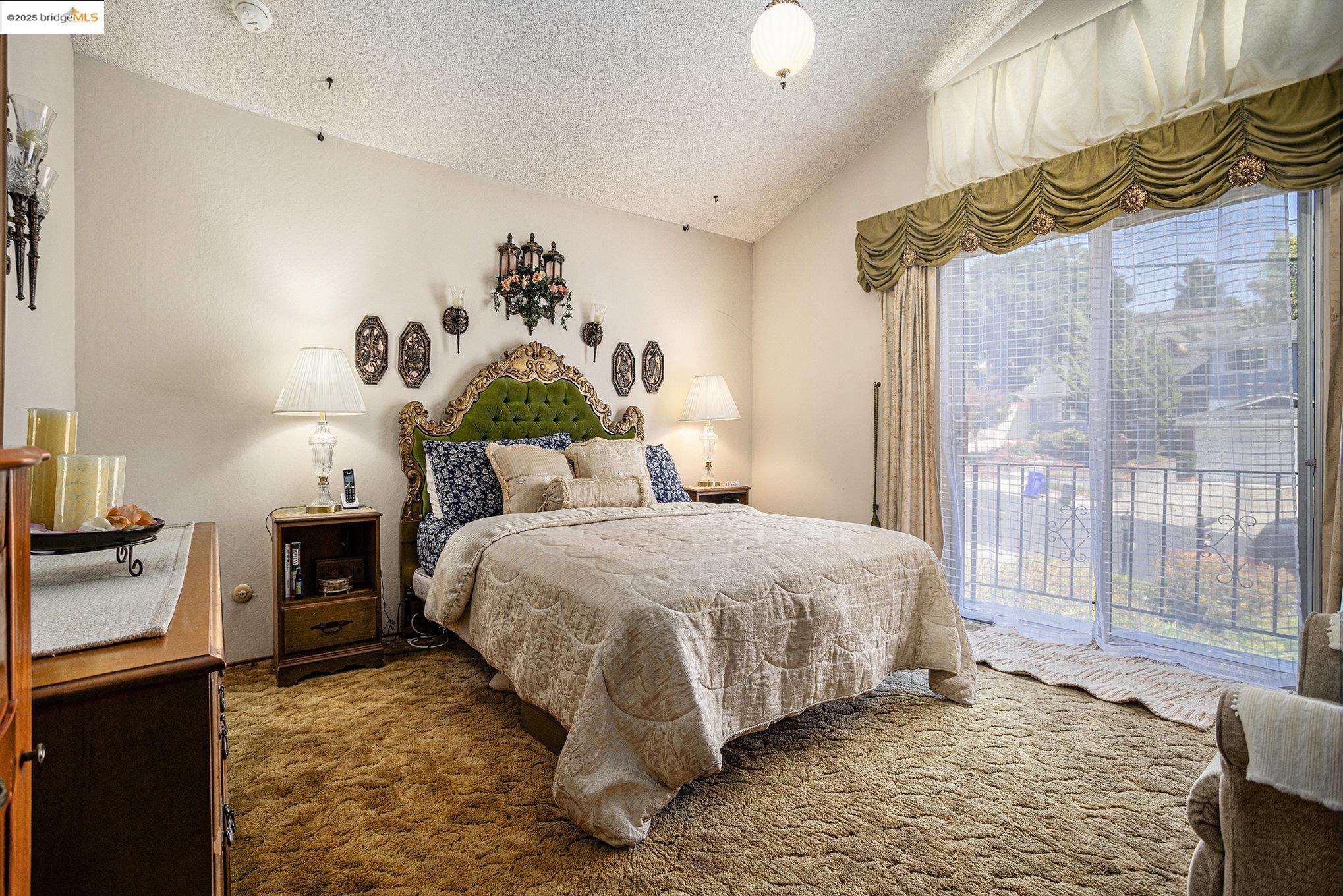 Detail Gallery Image 15 of 37 For 836 Hawthorne Dr, Rodeo,  CA 94572 - 4 Beds | 2/1 Baths
