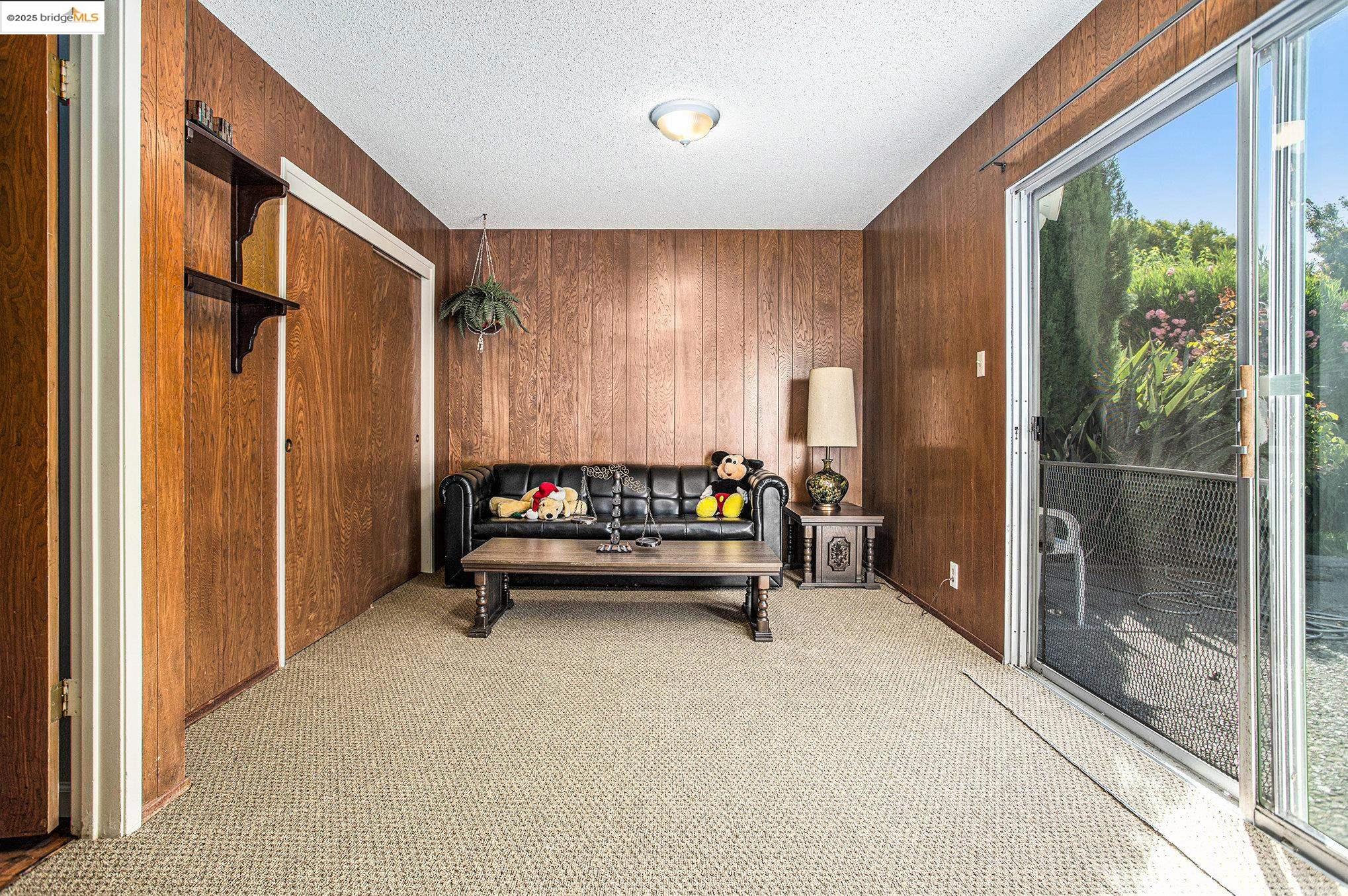 Detail Gallery Image 15 of 34 For 836 Hawthorne Dr, Rodeo,  CA 94572 - 4 Beds | 2/1 Baths
