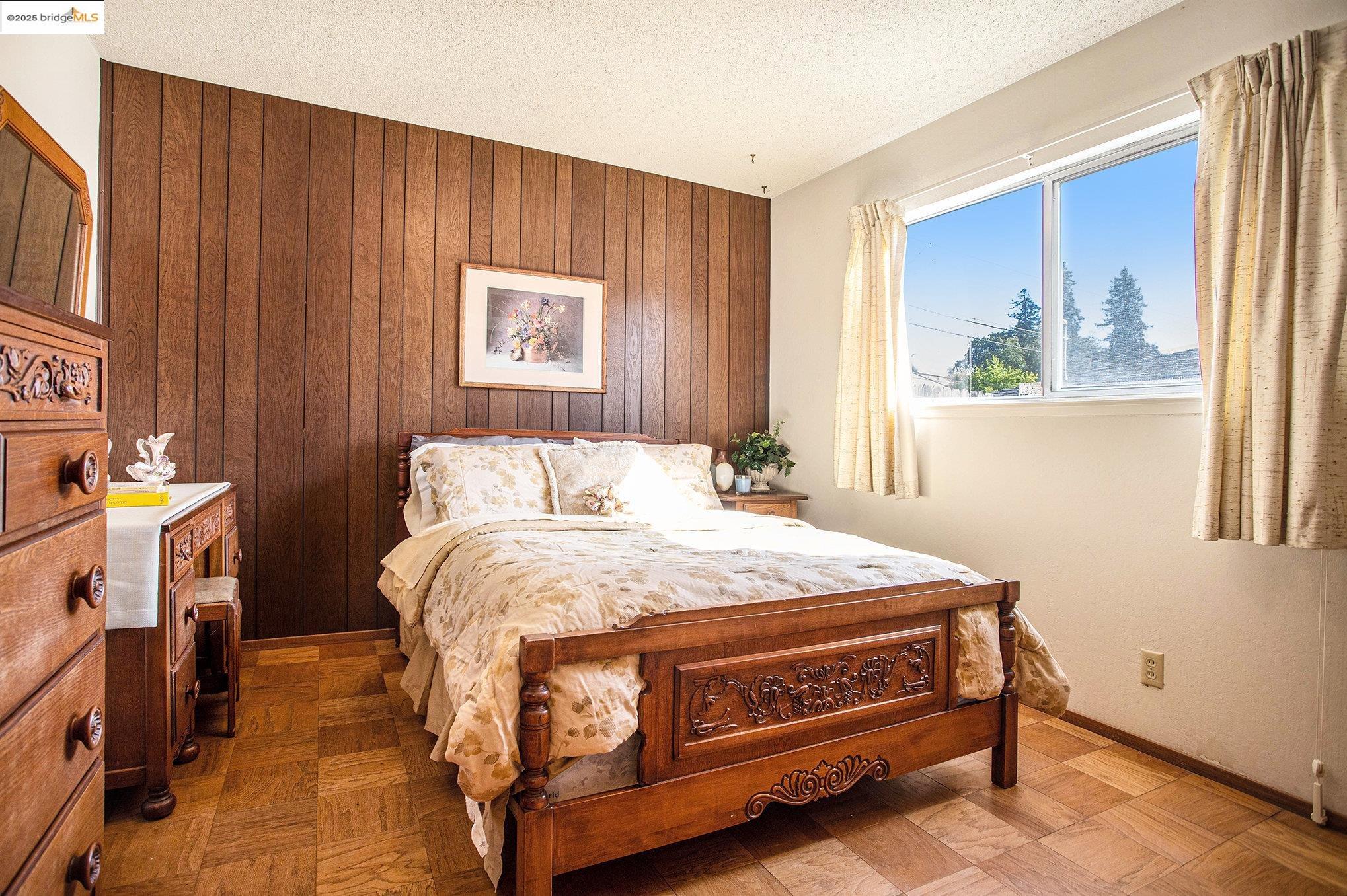 Detail Gallery Image 17 of 34 For 836 Hawthorne Dr, Rodeo,  CA 94572 - 4 Beds | 2/1 Baths