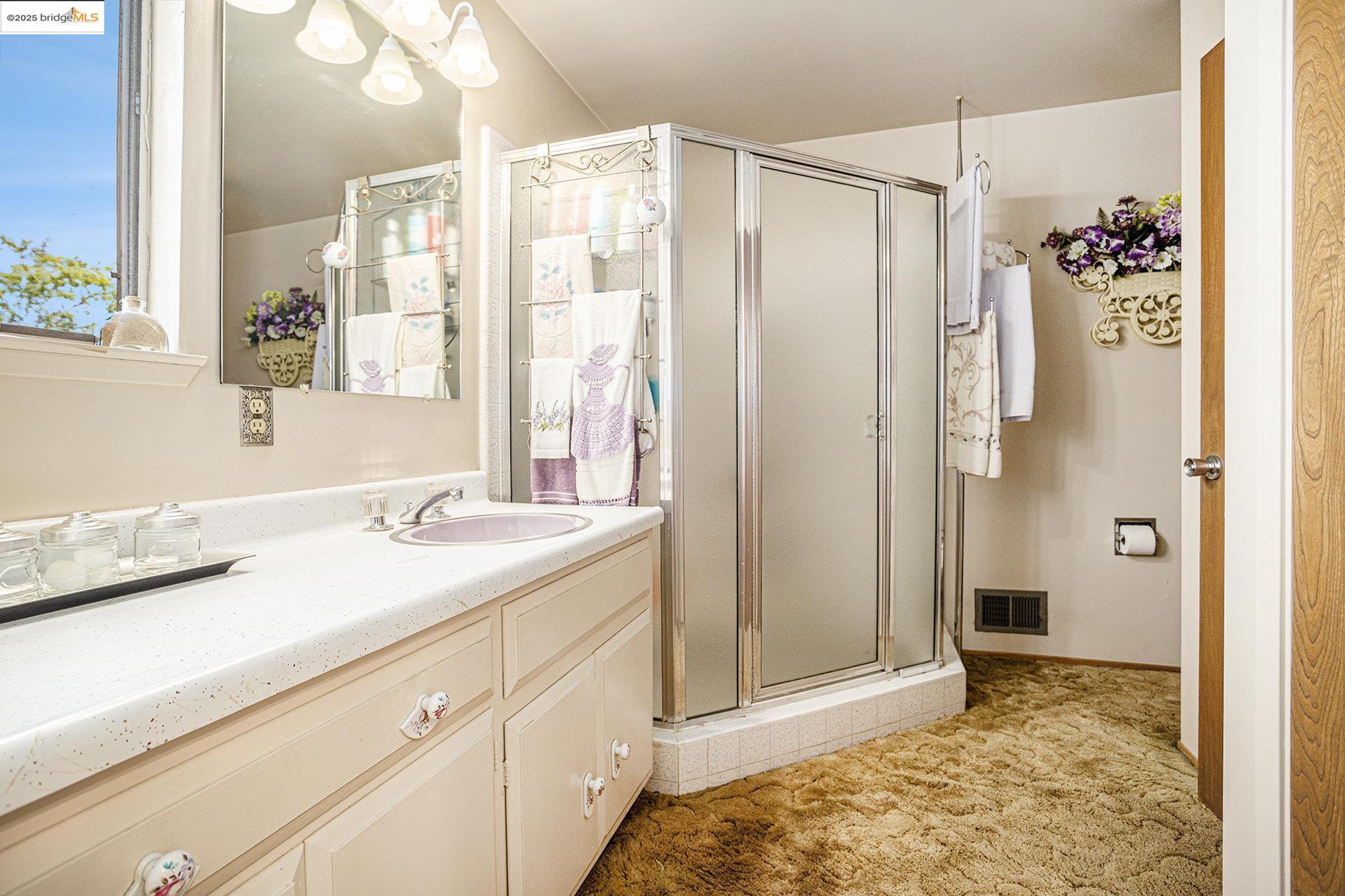 Detail Gallery Image 18 of 37 For 836 Hawthorne Dr, Rodeo,  CA 94572 - 4 Beds | 2/1 Baths