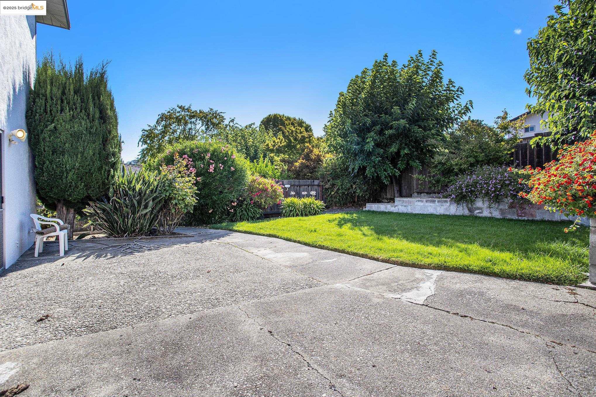 Detail Gallery Image 22 of 34 For 836 Hawthorne Dr, Rodeo,  CA 94572 - 4 Beds | 2/1 Baths