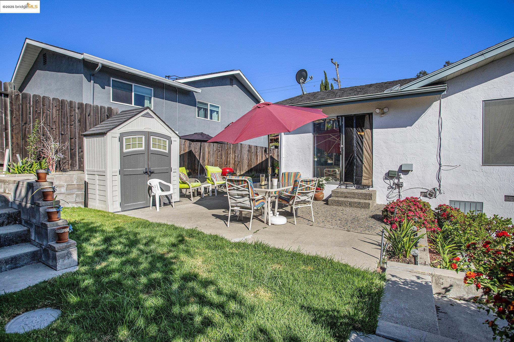 Detail Gallery Image 25 of 34 For 836 Hawthorne Dr, Rodeo,  CA 94572 - 4 Beds | 2/1 Baths
