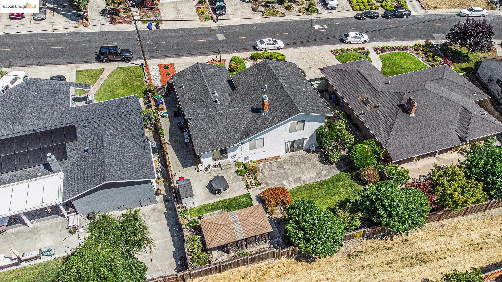Detail Gallery Image 32 of 37 For 836 Hawthorne Dr, Rodeo,  CA 94572 - 4 Beds | 2/1 Baths