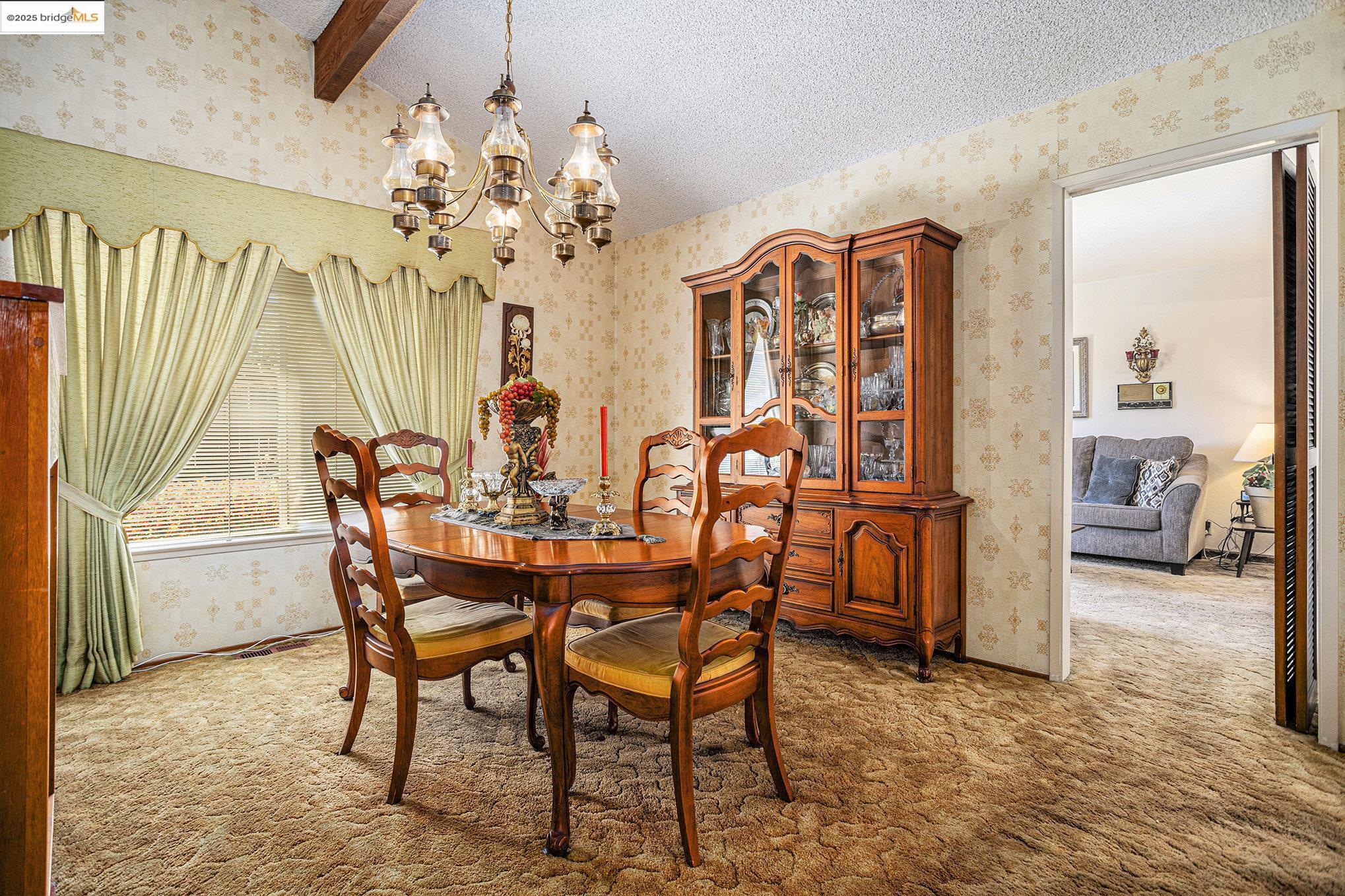 Detail Gallery Image 9 of 37 For 836 Hawthorne Dr, Rodeo,  CA 94572 - 4 Beds | 2/1 Baths