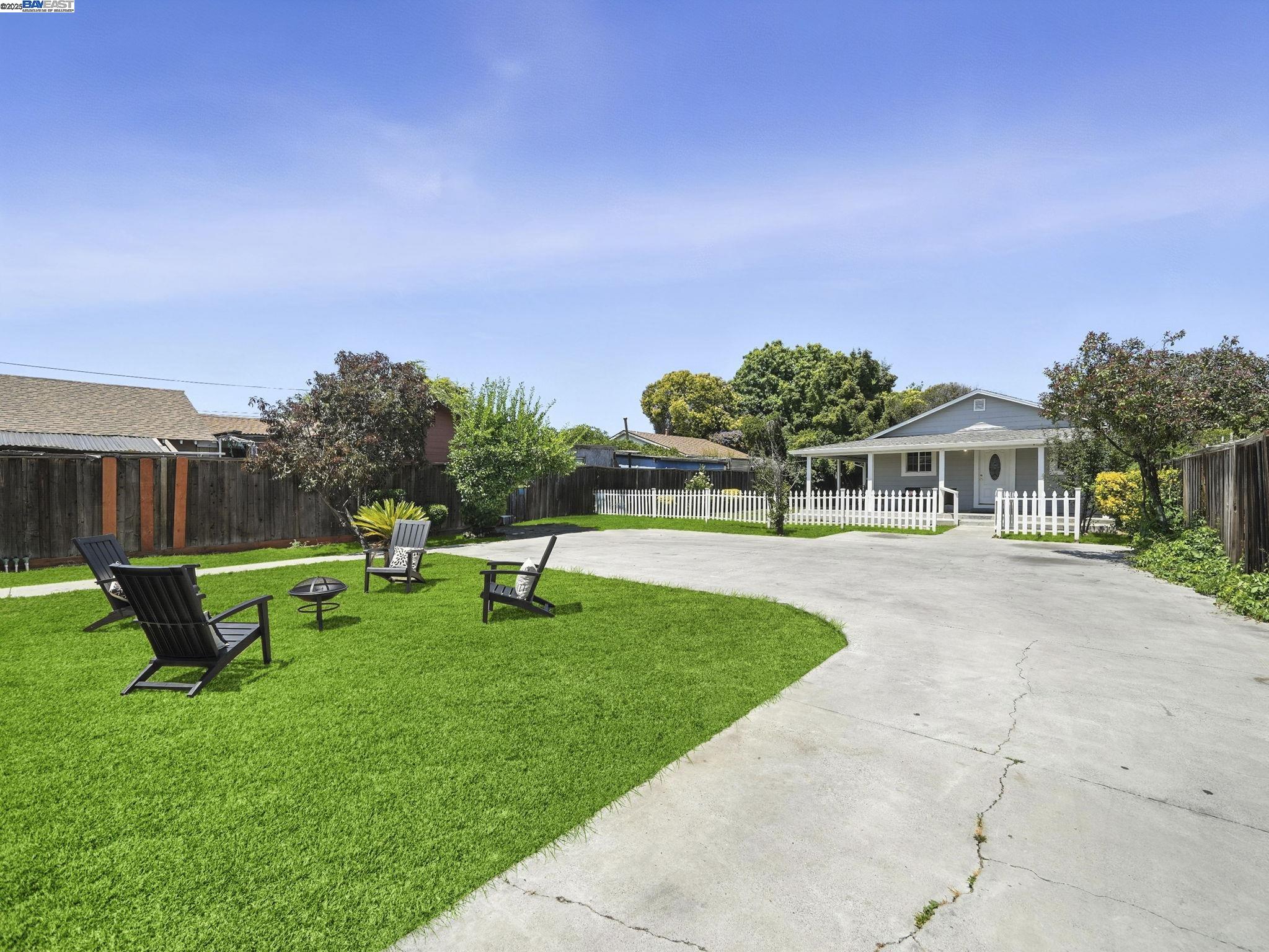 Detail Gallery Image 2 of 34 For 80 Pickford Ave, San Jose,  CA 95127 - 5 Beds | 3 Baths