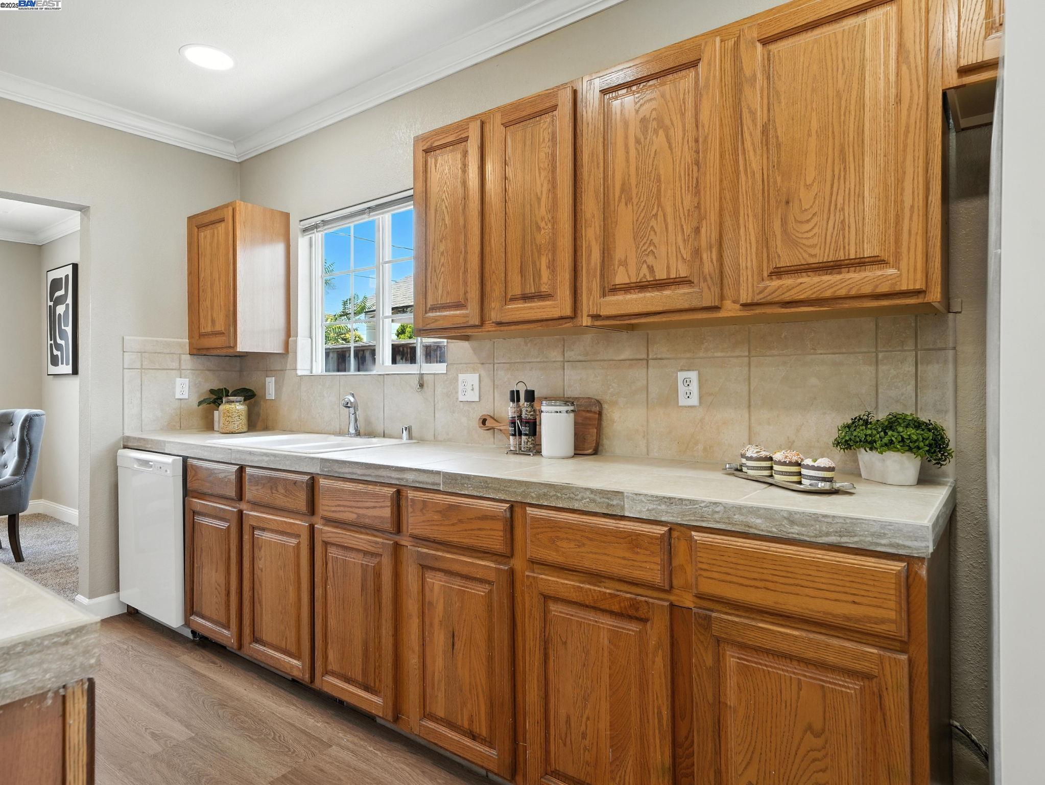 Detail Gallery Image 12 of 34 For 80 Pickford Ave, San Jose,  CA 95127 - 5 Beds | 3 Baths